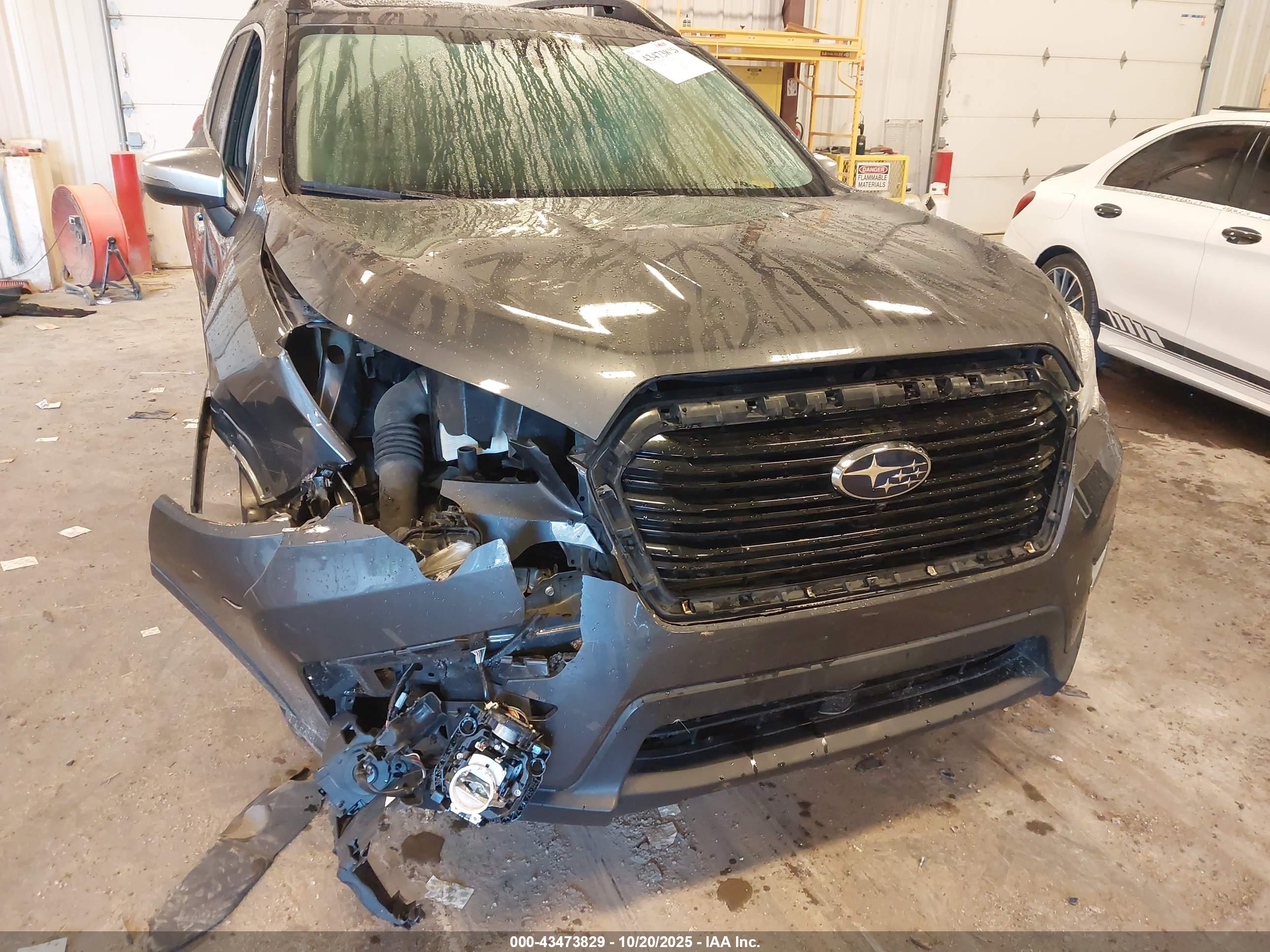 SUBARU ASCENT image 6
