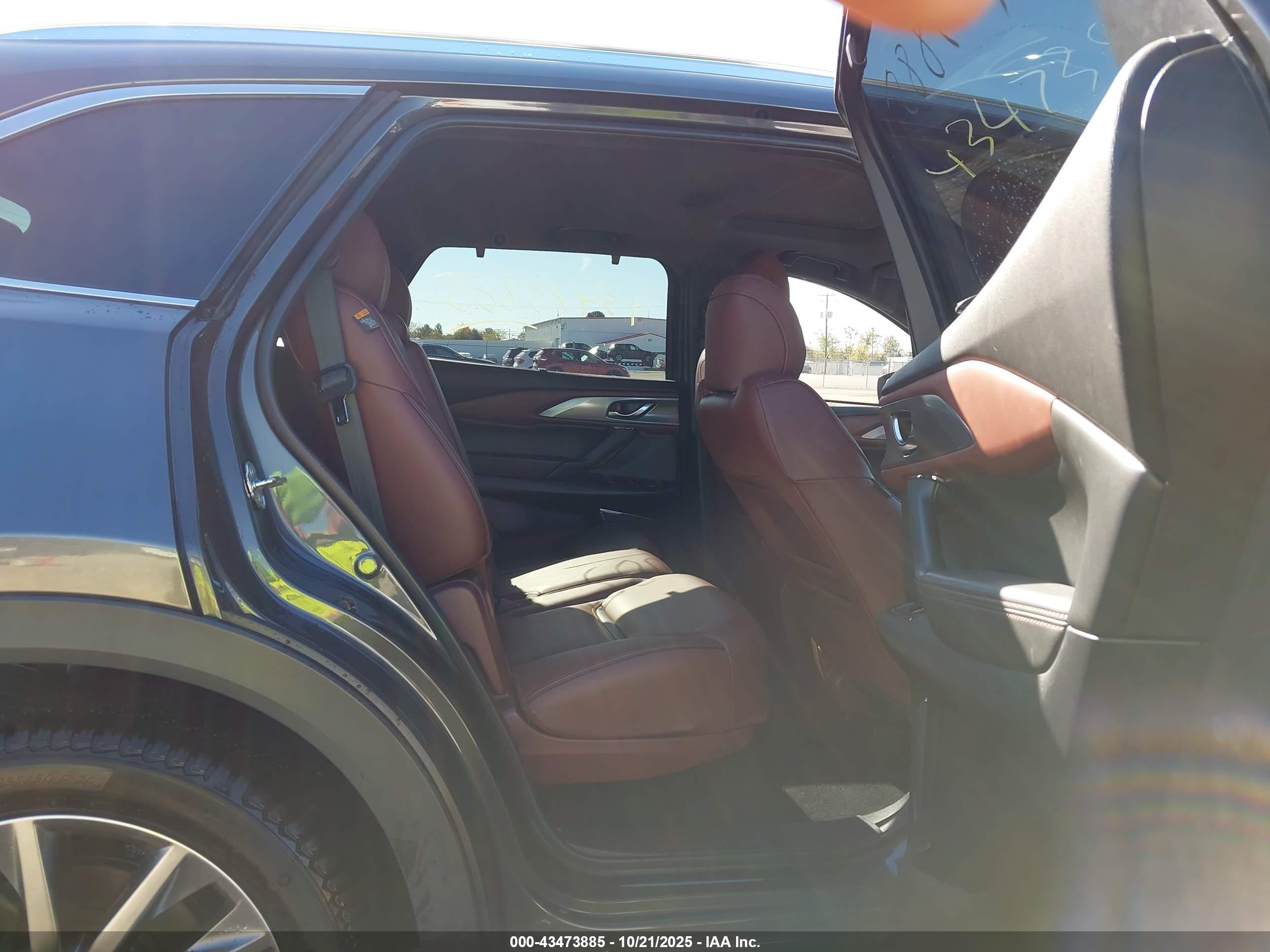 MAZDA CX-9 image 8