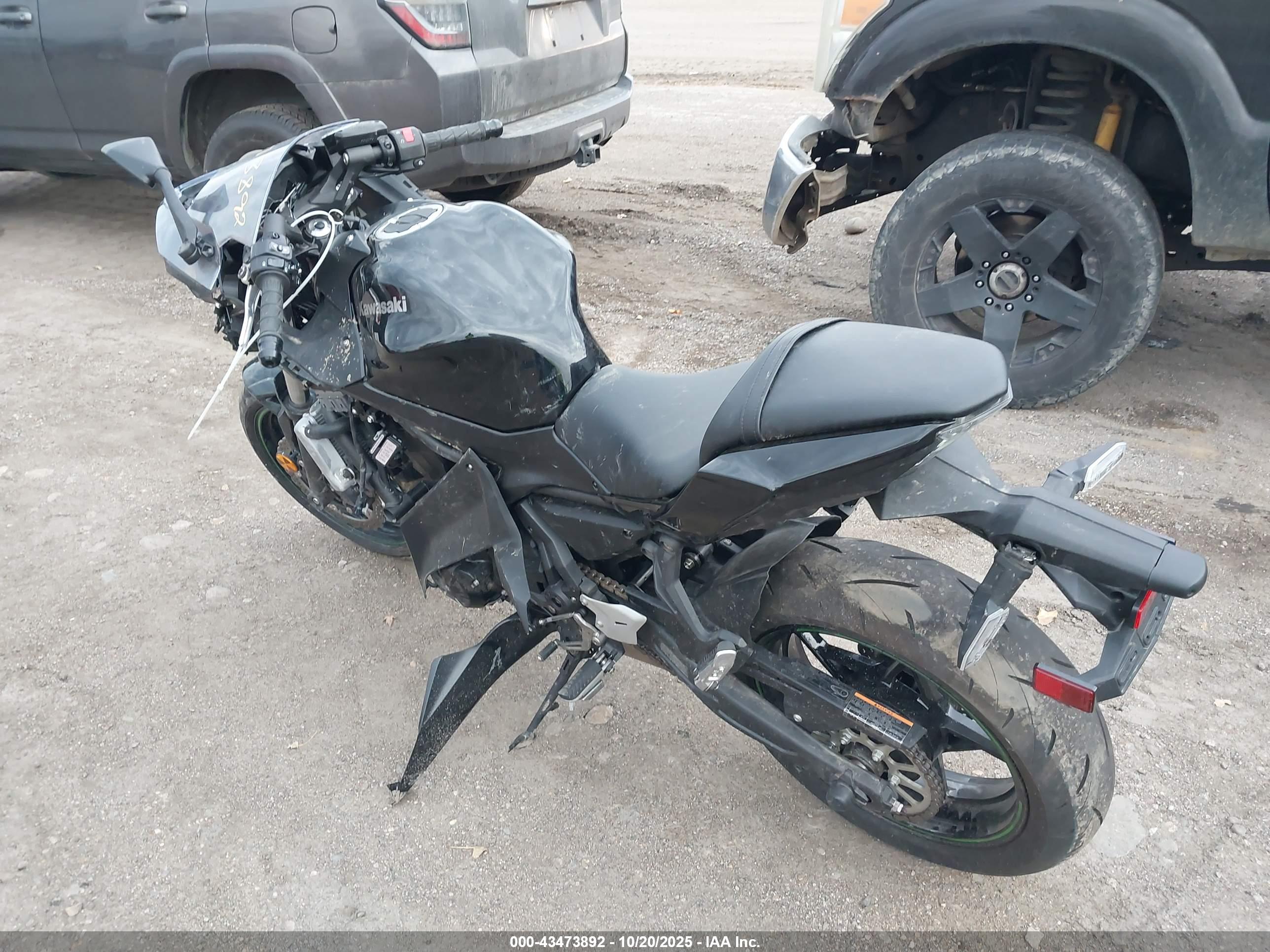 KAWASAKI EX650 image 3