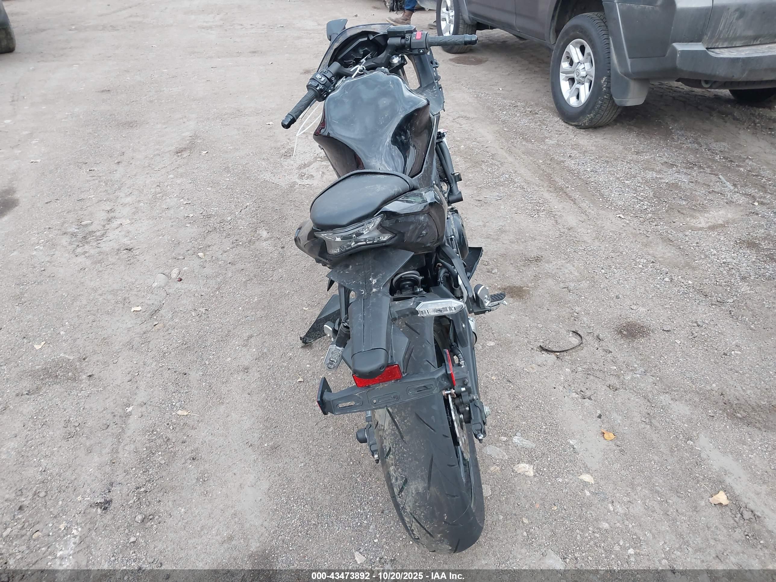 KAWASAKI EX650 image 6