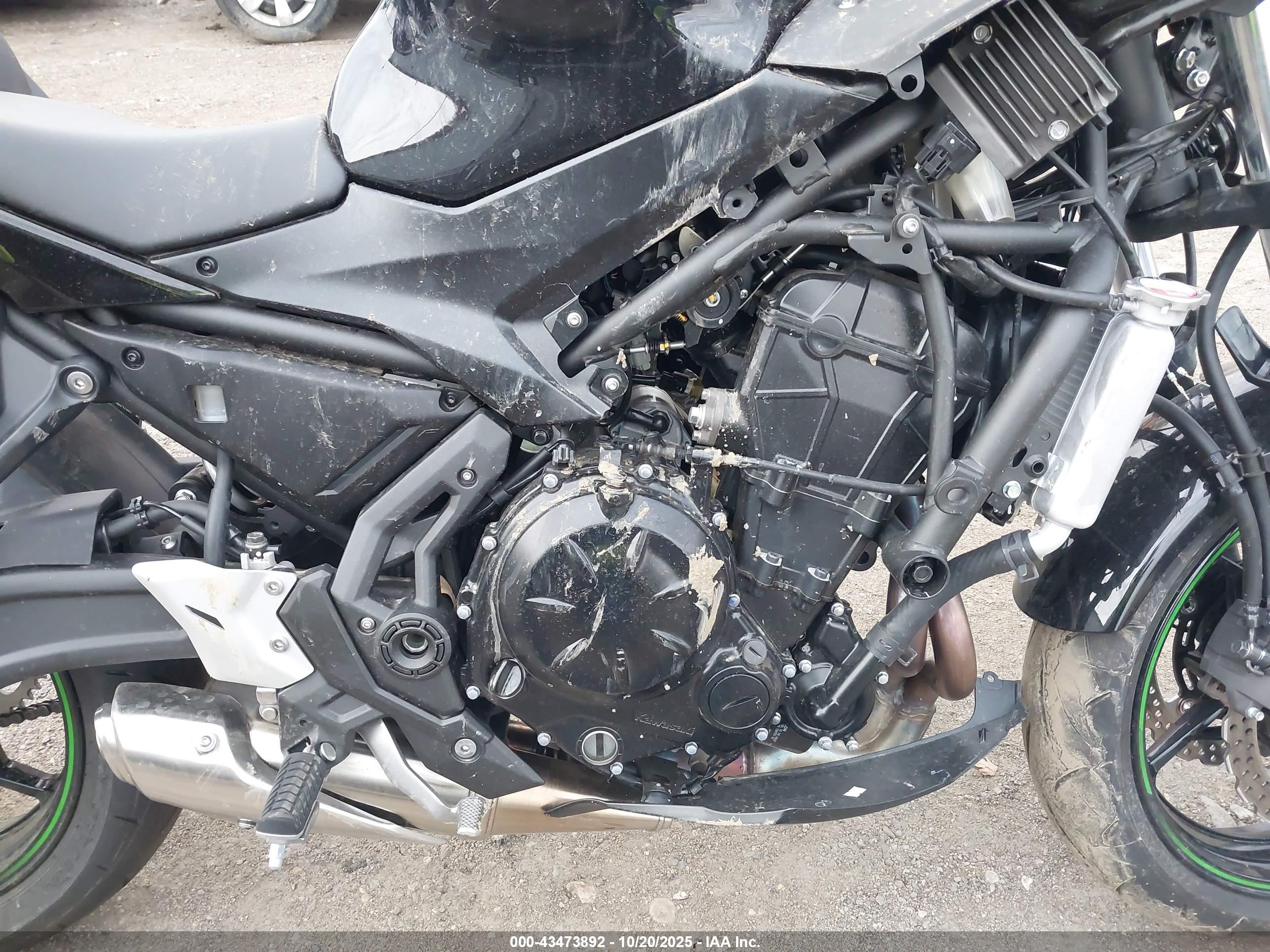 KAWASAKI EX650 image 8