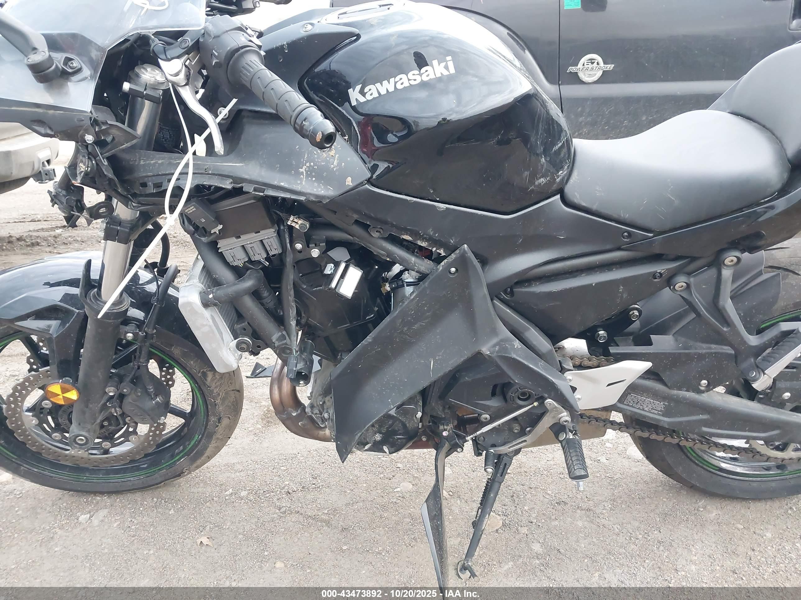 KAWASAKI EX650 image 9