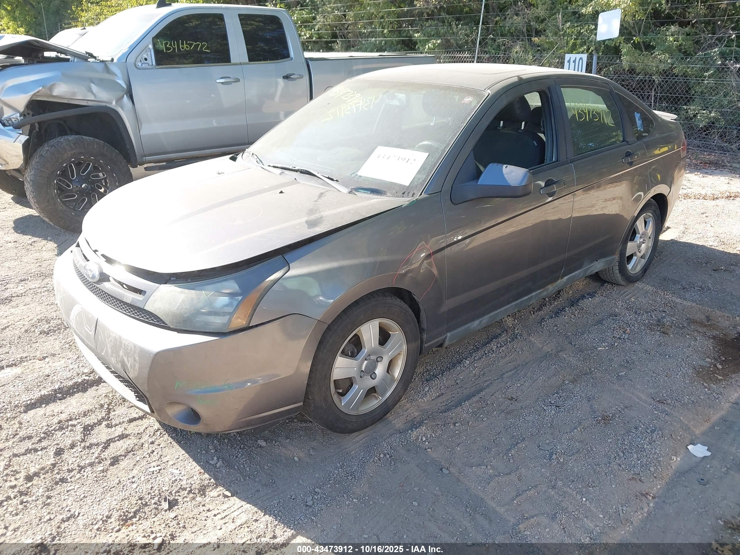 FORD FOCUS image 2
