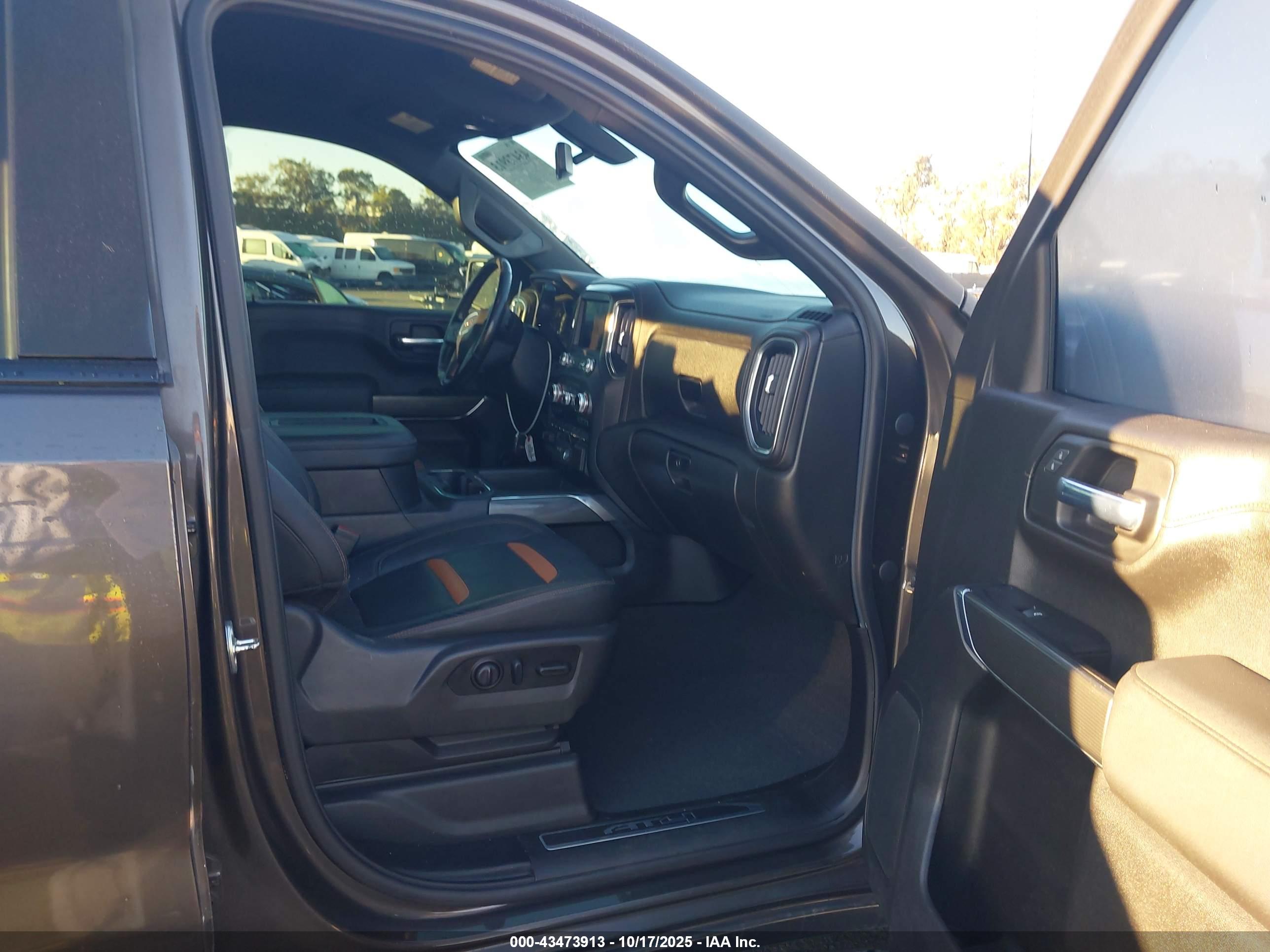 GMC SIERRA image 5
