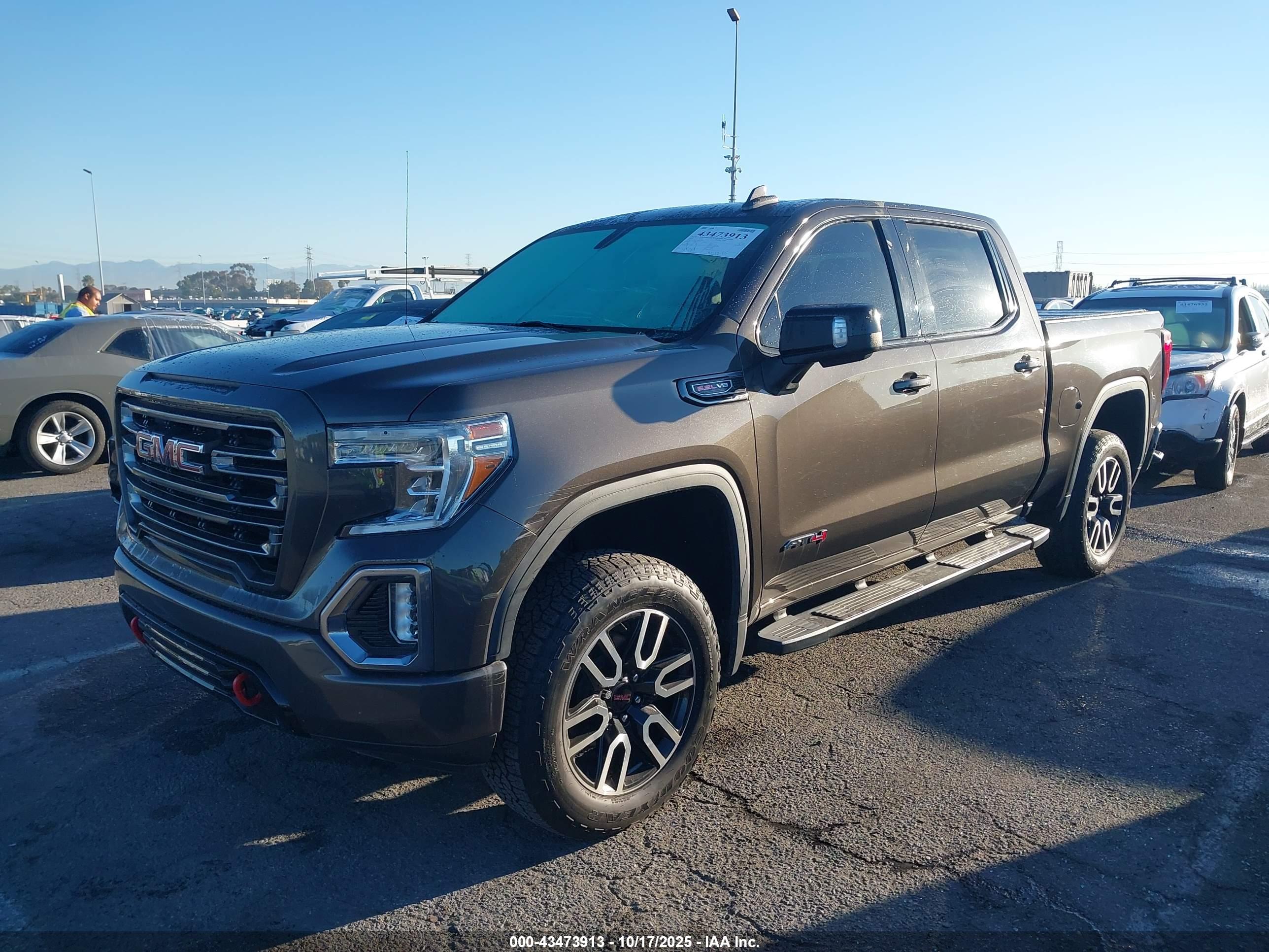 GMC SIERRA image 6