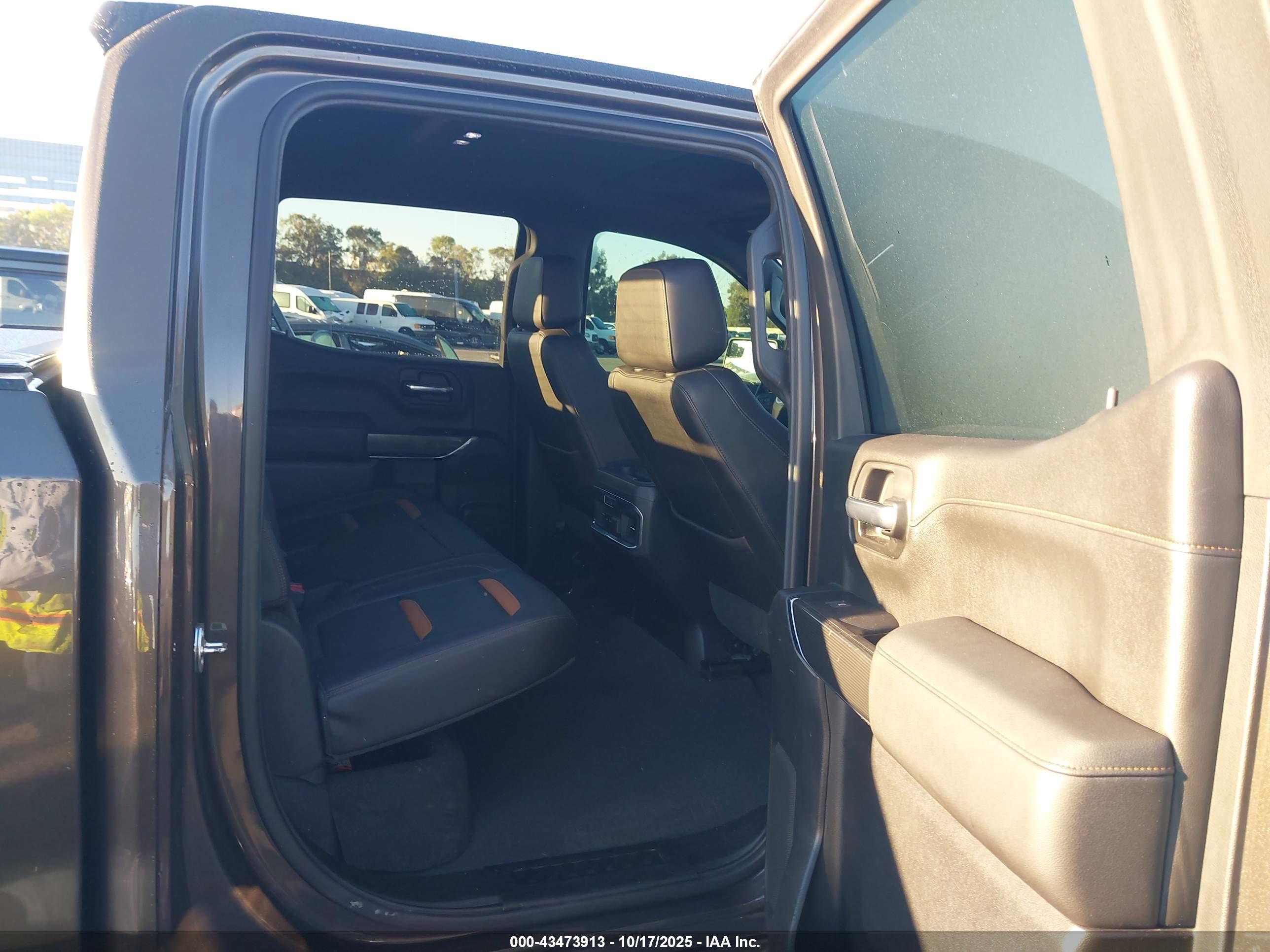 GMC SIERRA image 8