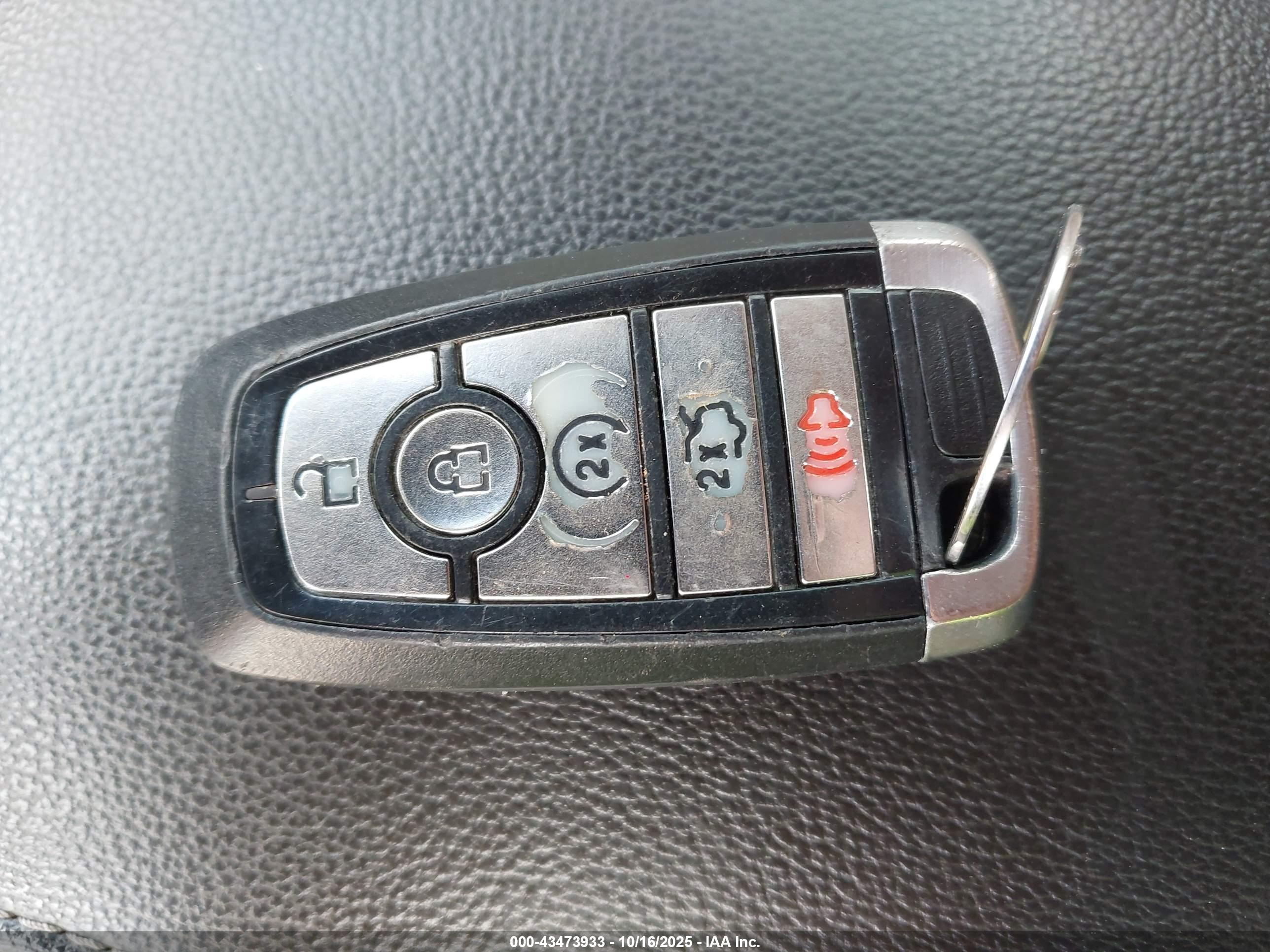FORD FUSION image 11
