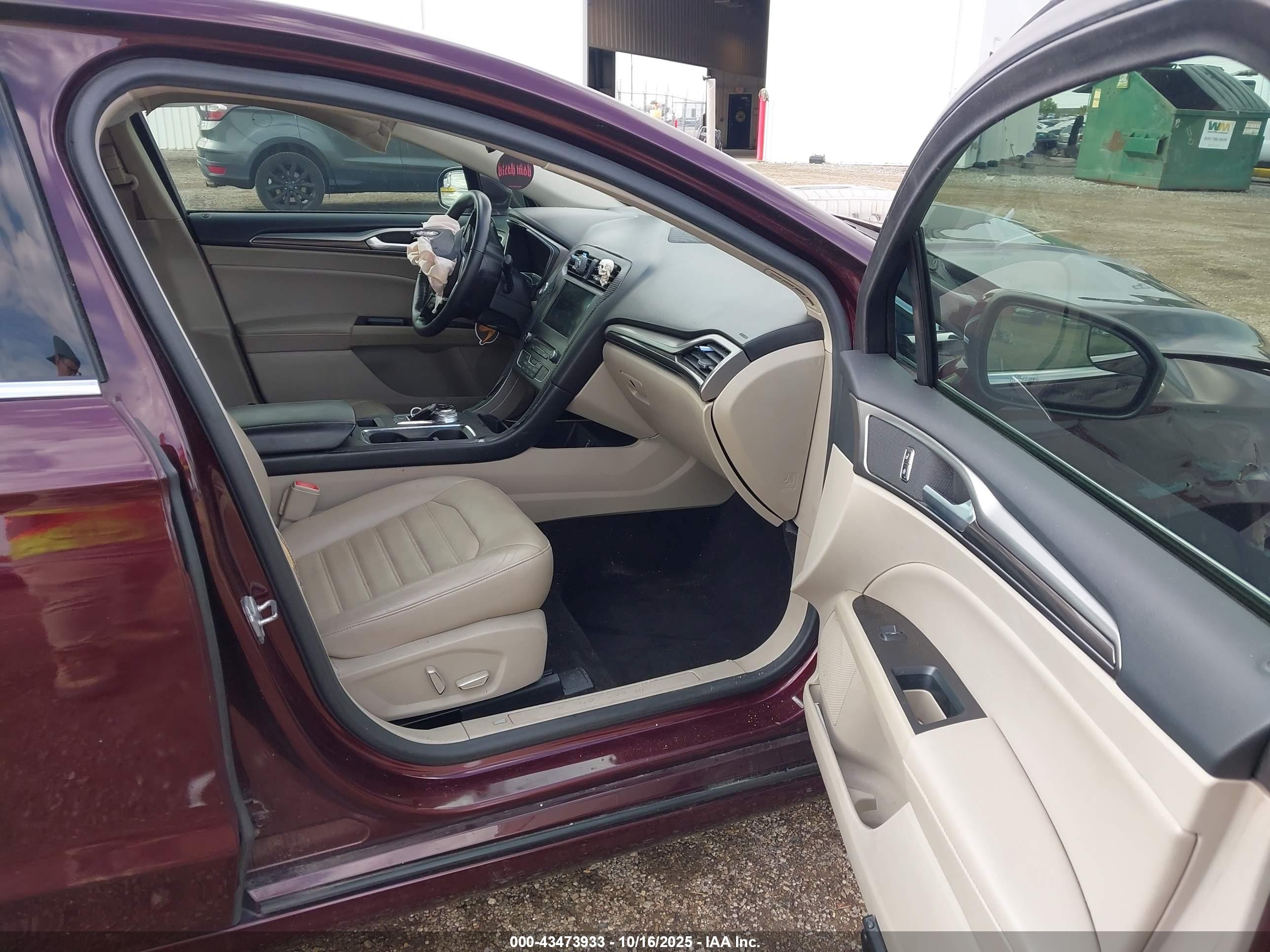 FORD FUSION image 5