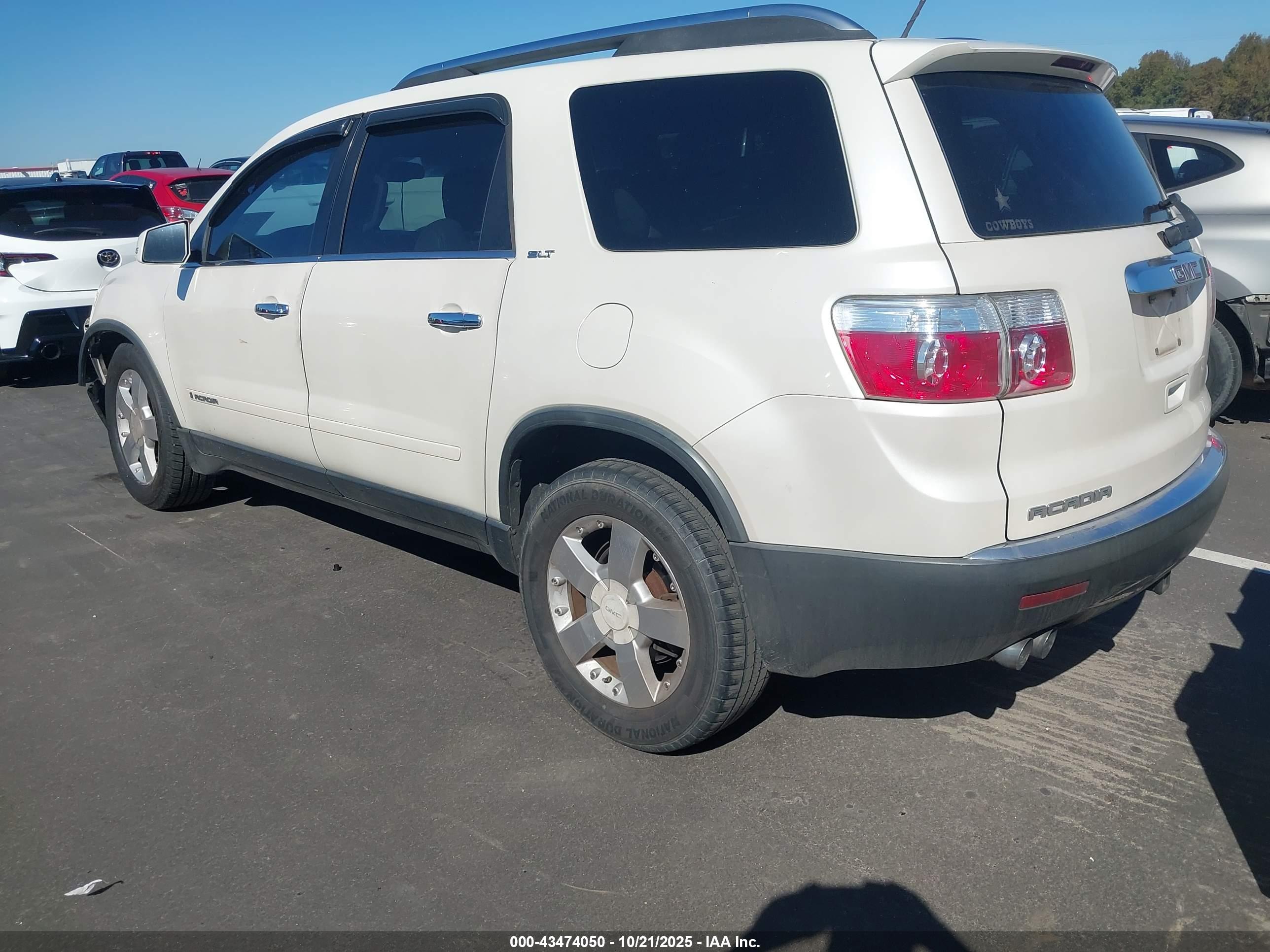 GMC ACADIA image 3