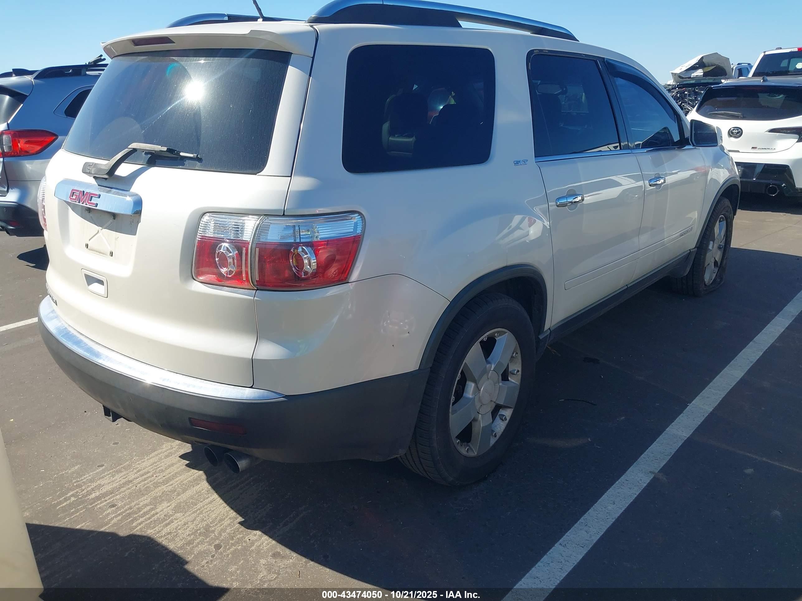 GMC ACADIA image 4