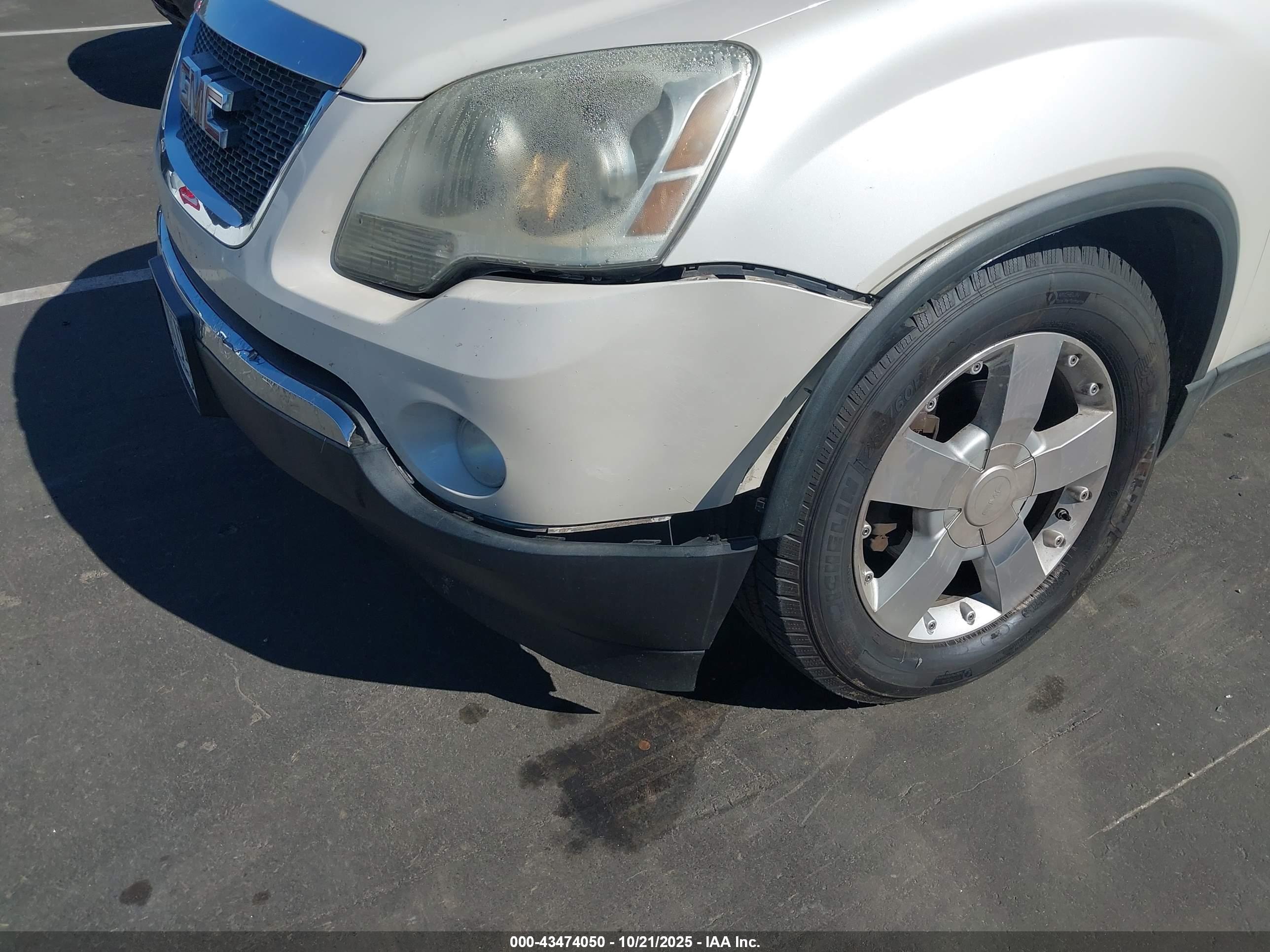 GMC ACADIA image 6