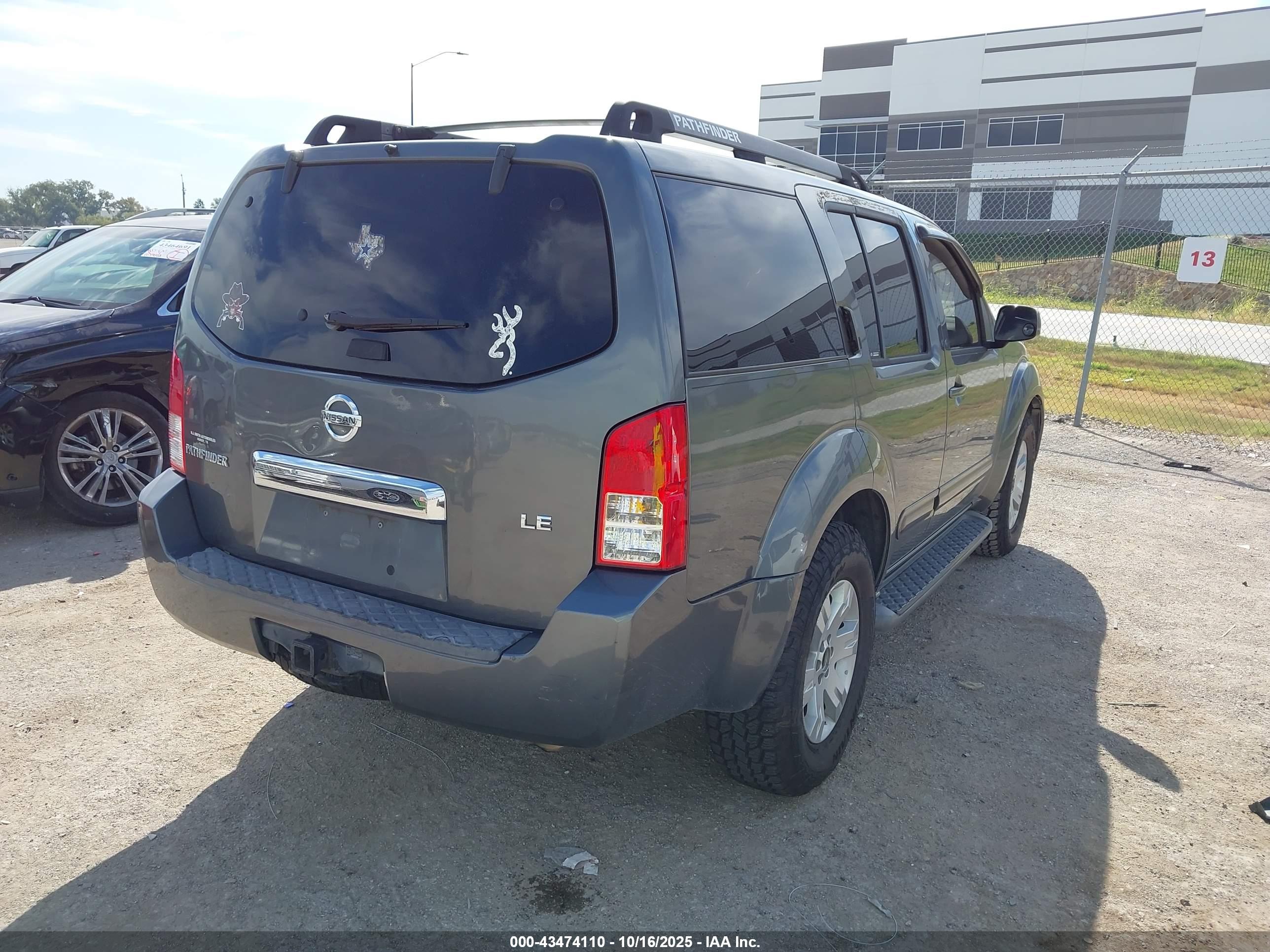 NISSAN PATHFINDER image 4