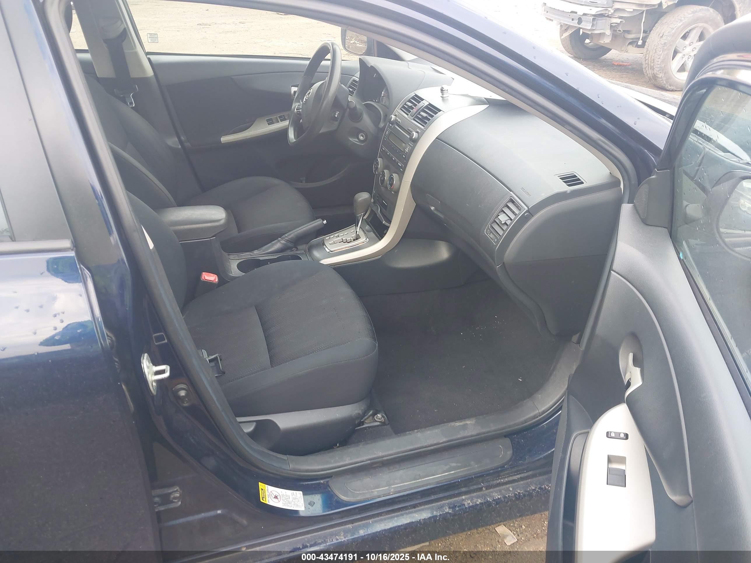 TOYOTA COROLLA image 5