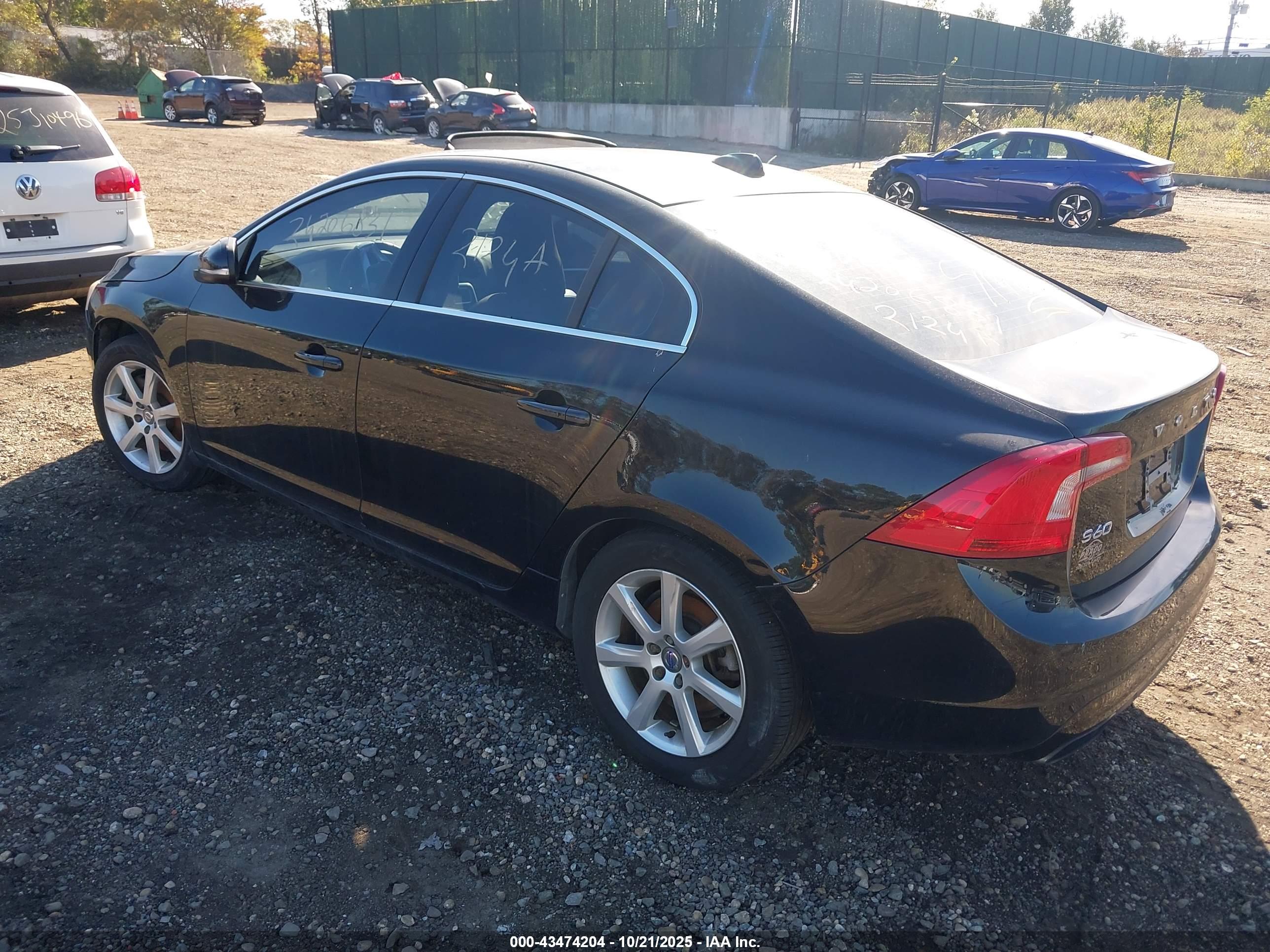 VOLVO S60 image 3