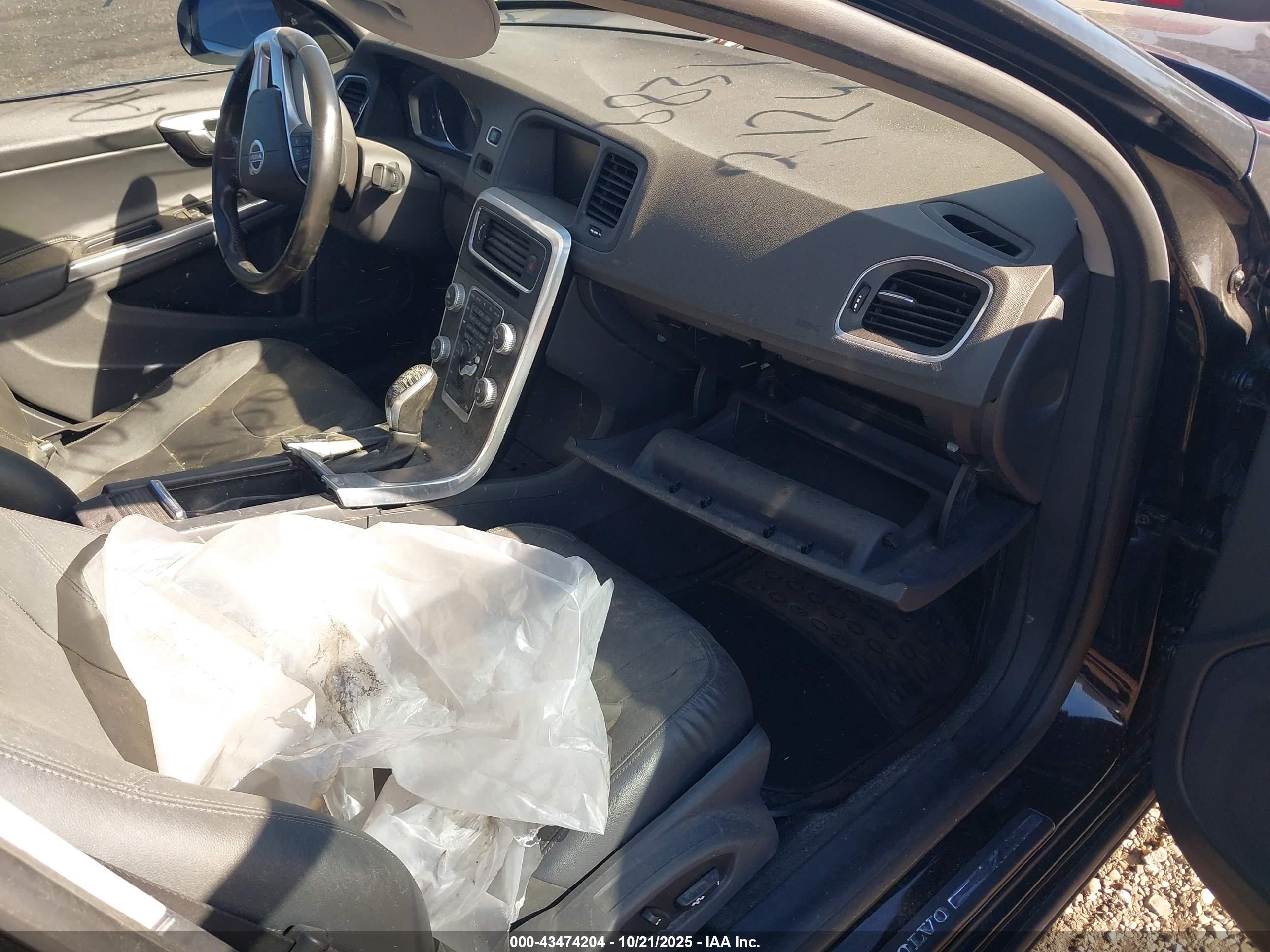 VOLVO S60 image 5