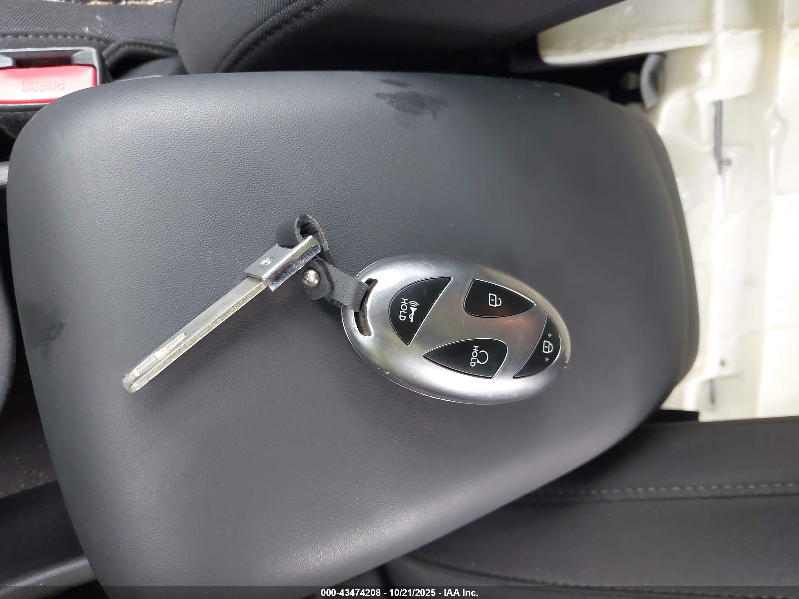 HYUNDAI KONA image 11