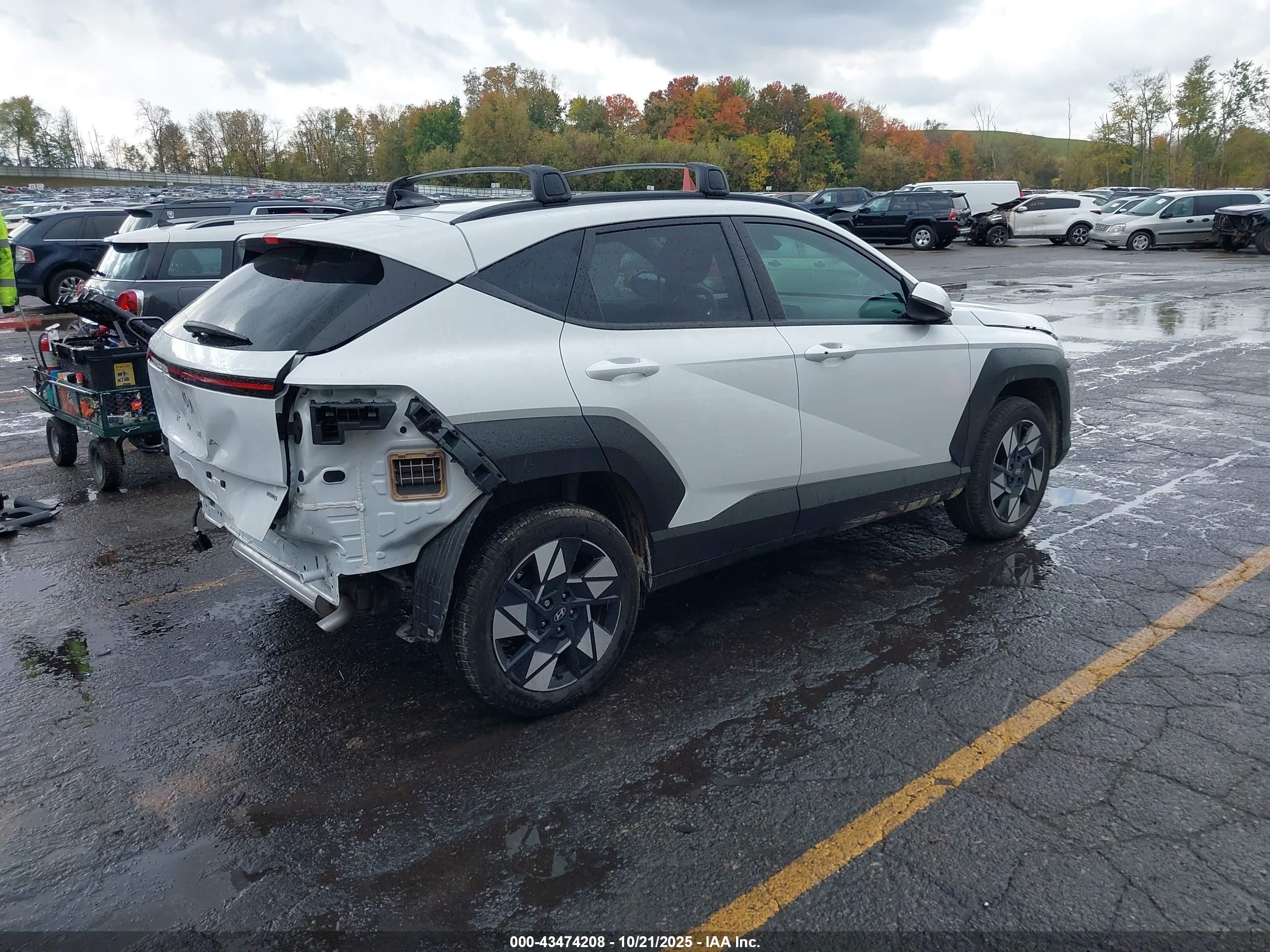 HYUNDAI KONA image 4