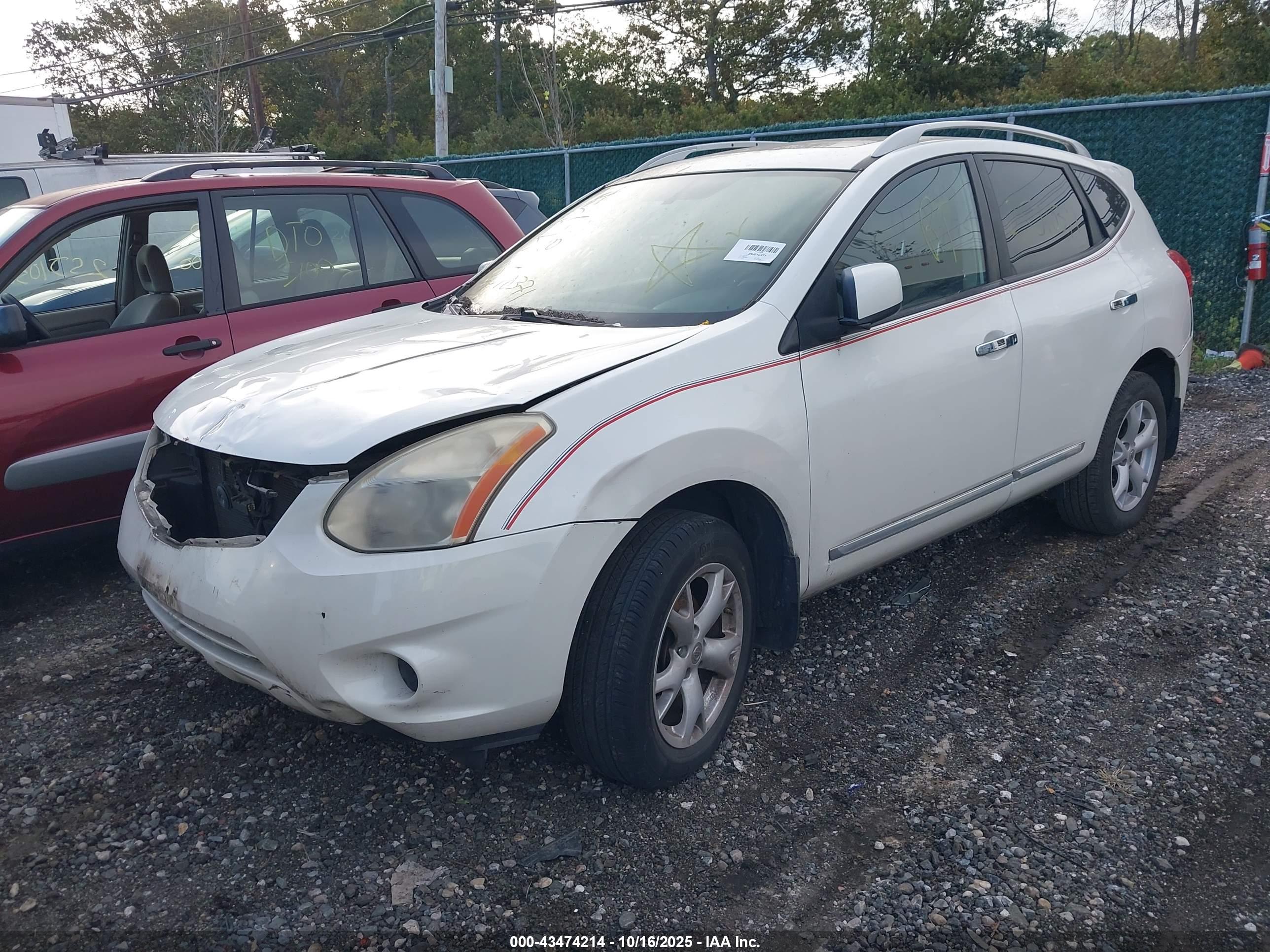 NISSAN ROGUE image 2