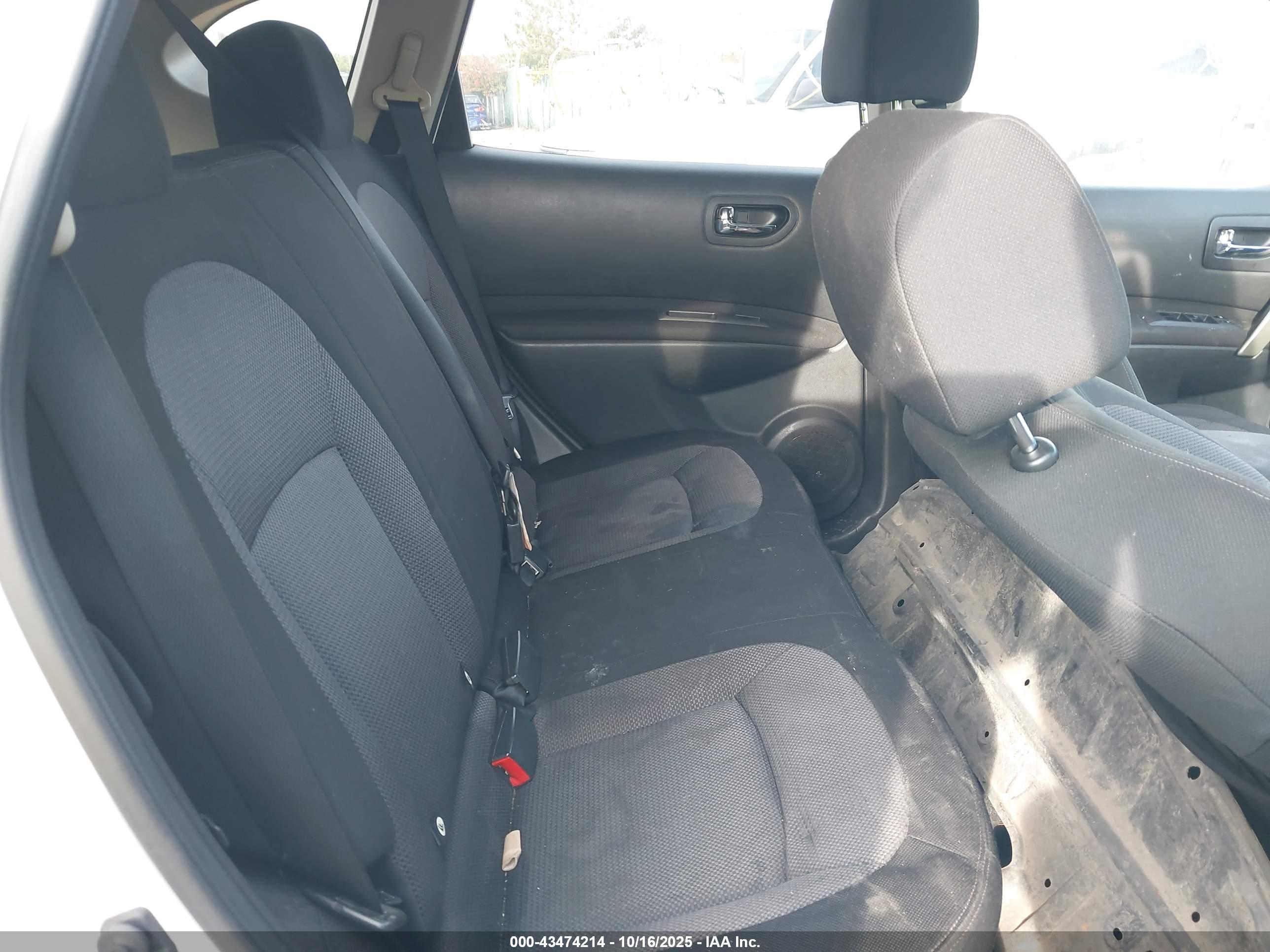 NISSAN ROGUE image 8
