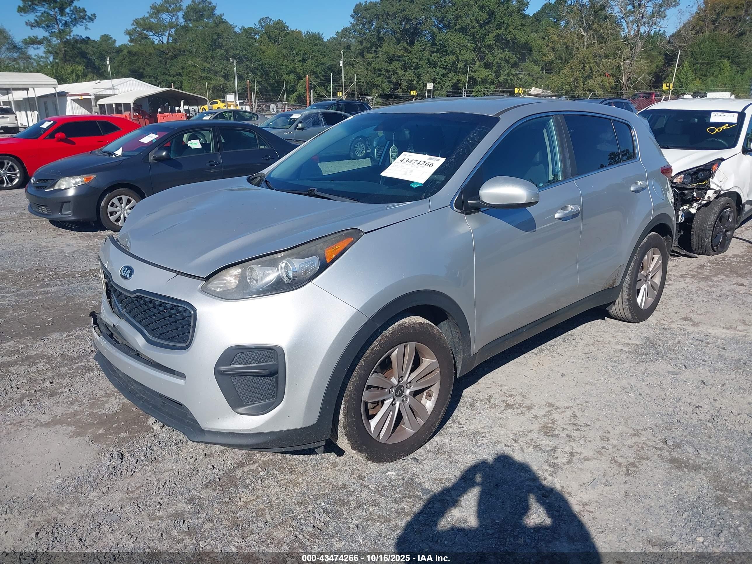 KIA SPORTAGE image 2