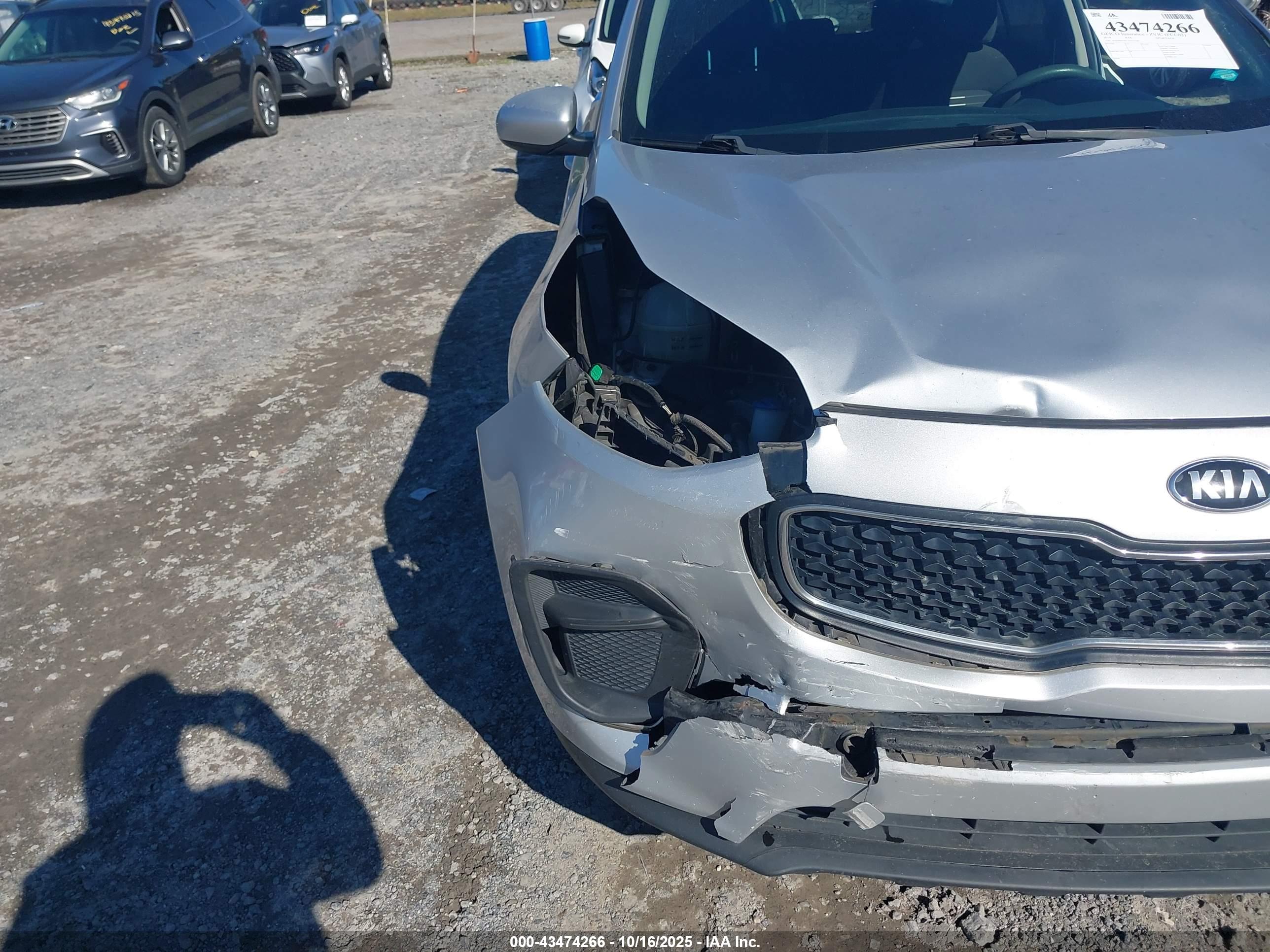 KIA SPORTAGE image 6