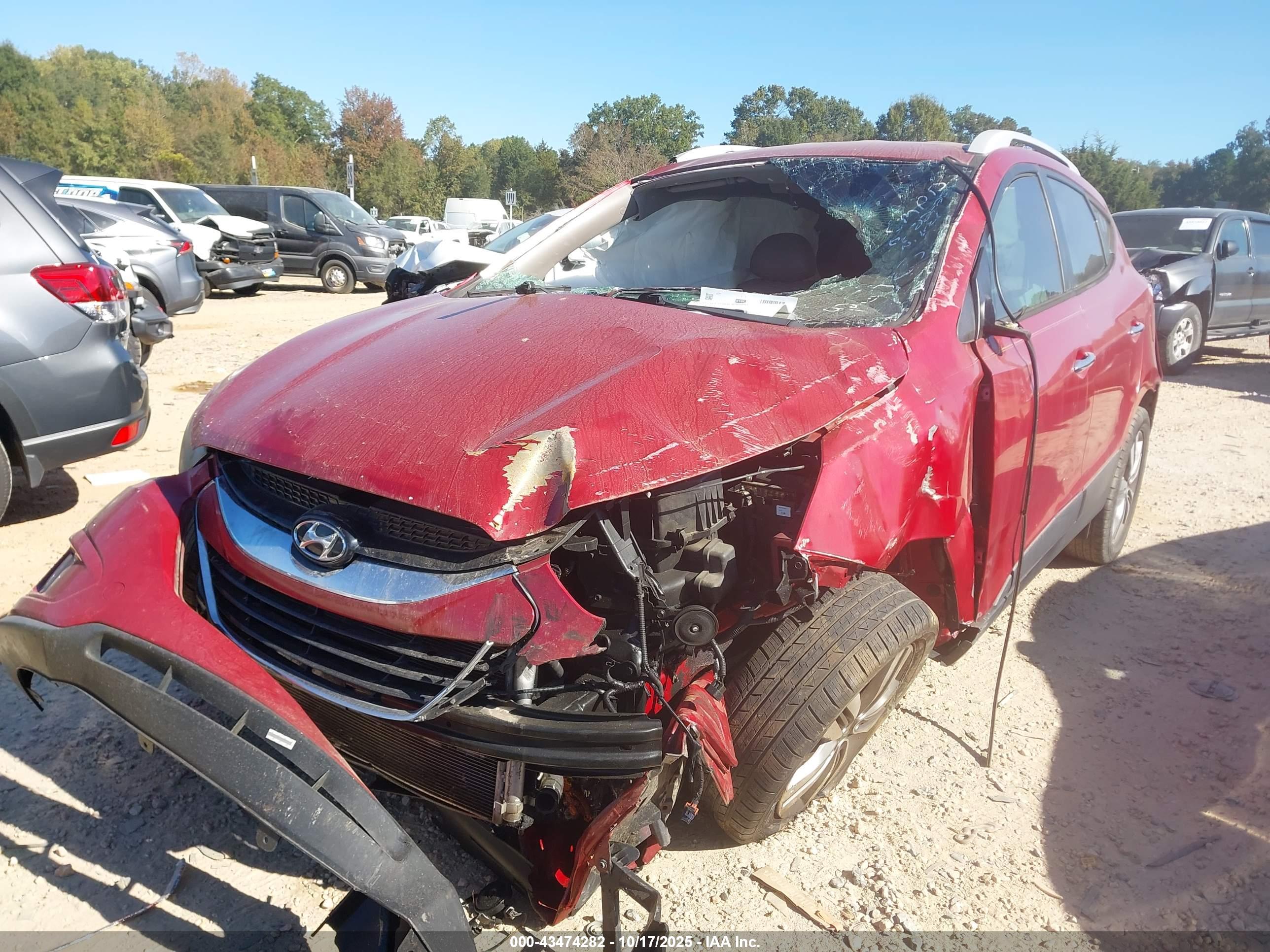 HYUNDAI TUCSON image 6