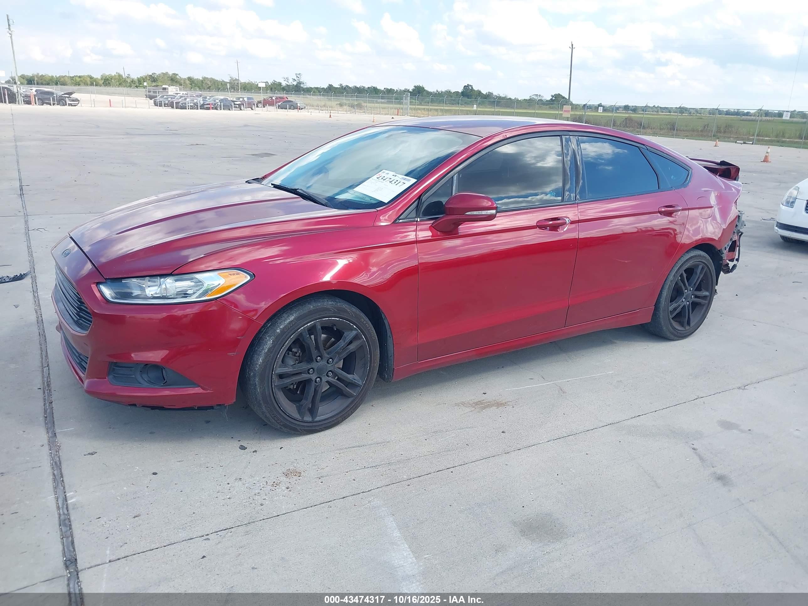 FORD FUSION image 2