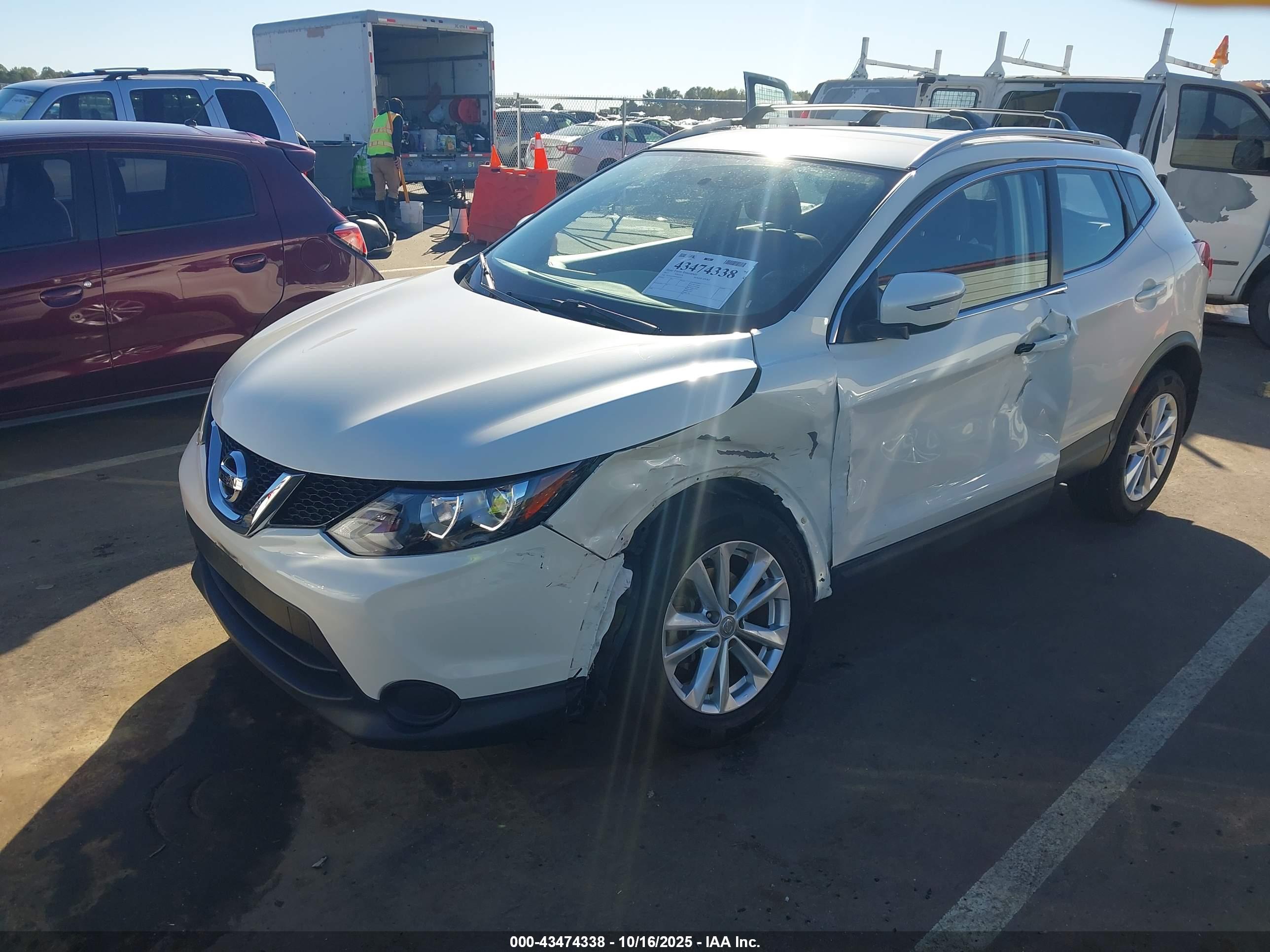 NISSAN ROGUE image 2