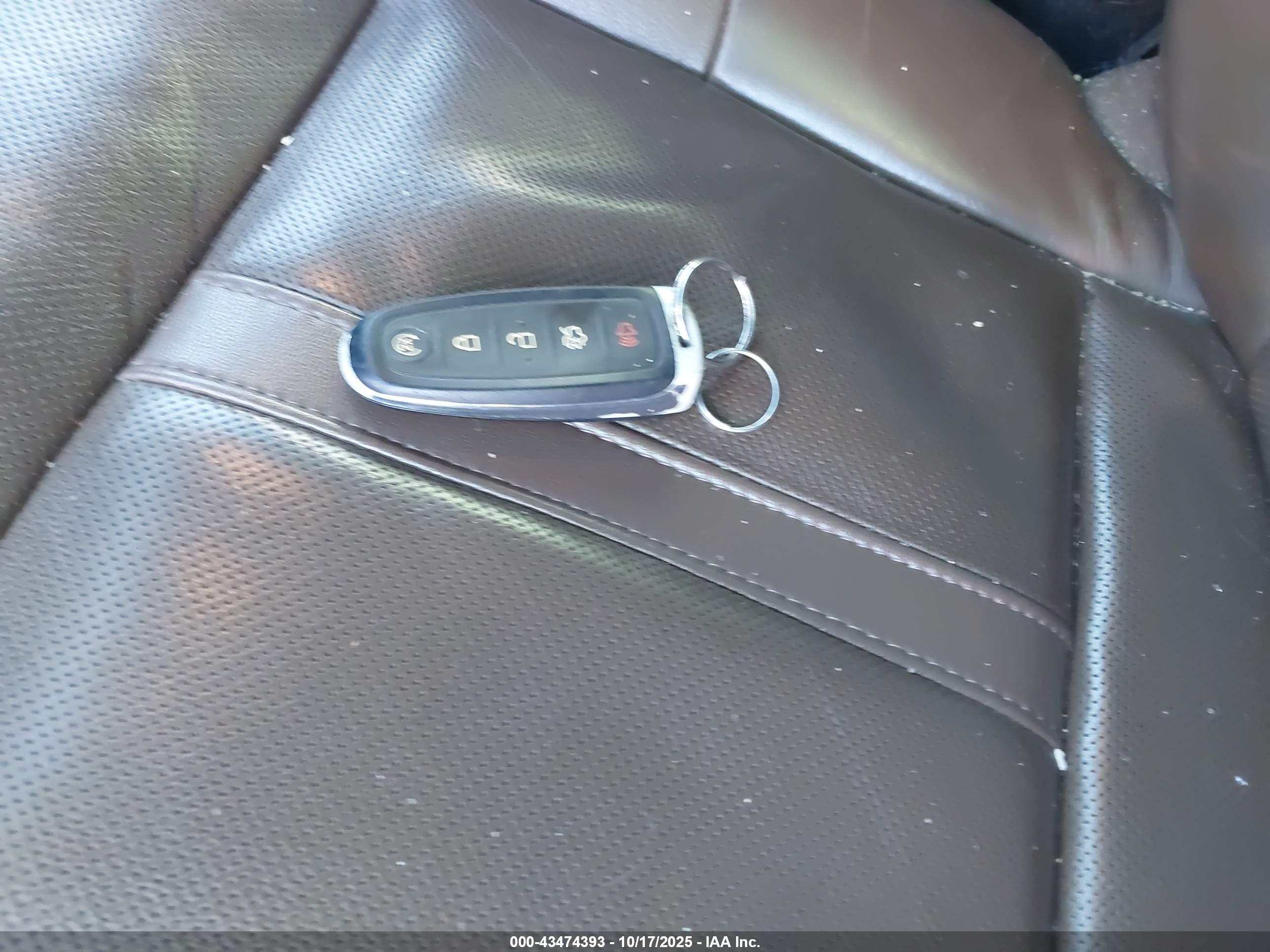 LINCOLN MKS image 11