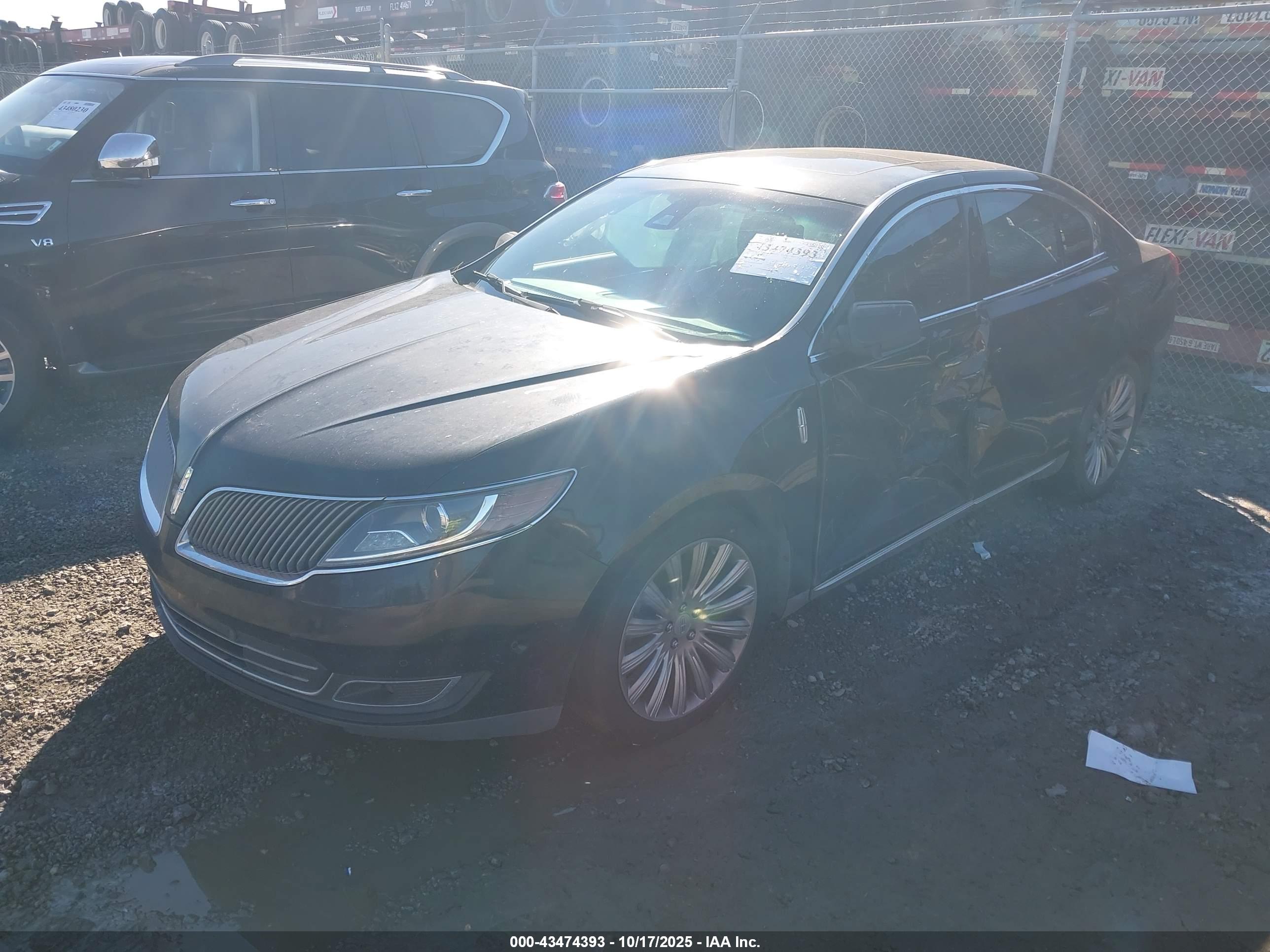 LINCOLN MKS image 2