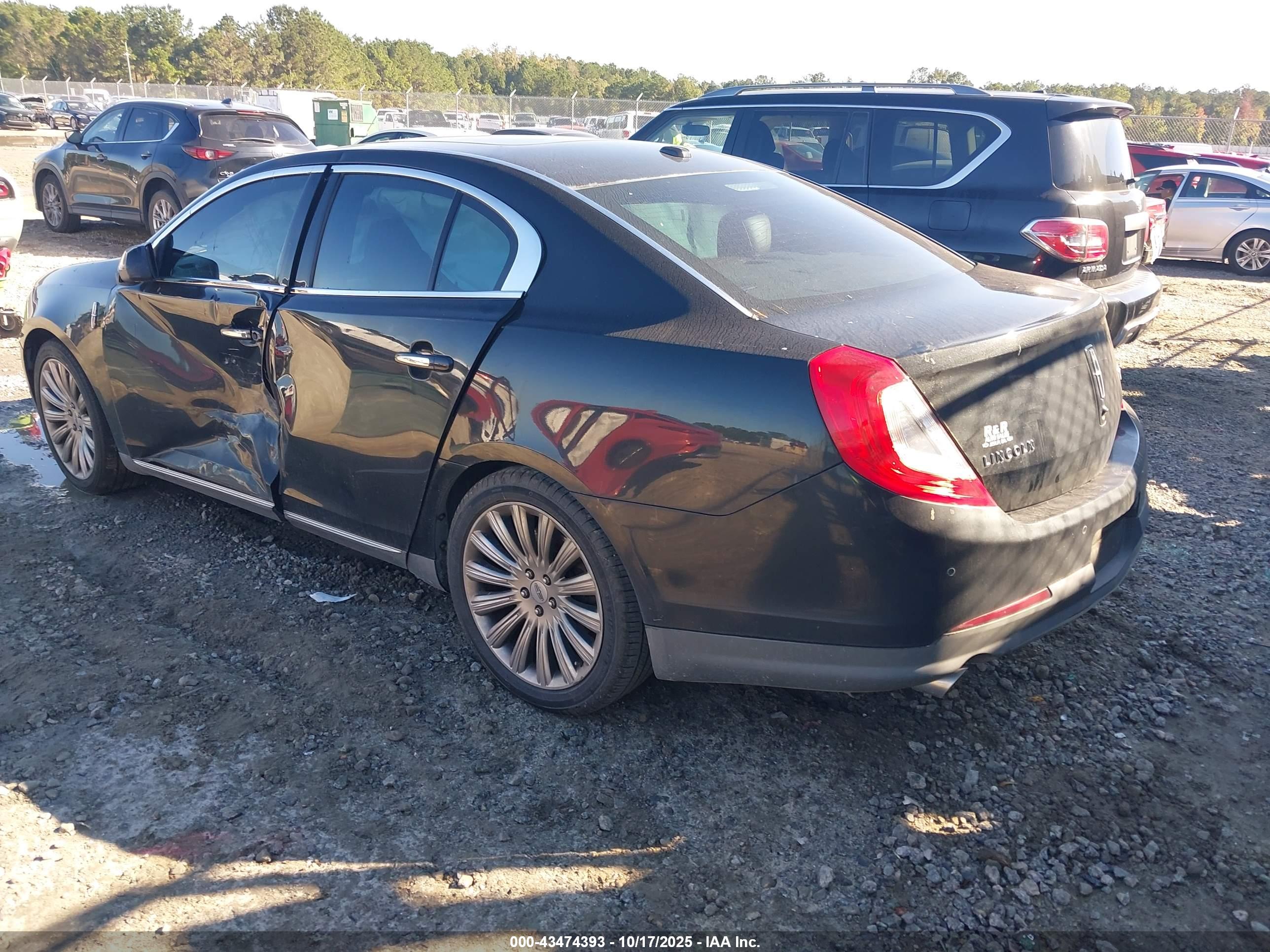LINCOLN MKS image 3