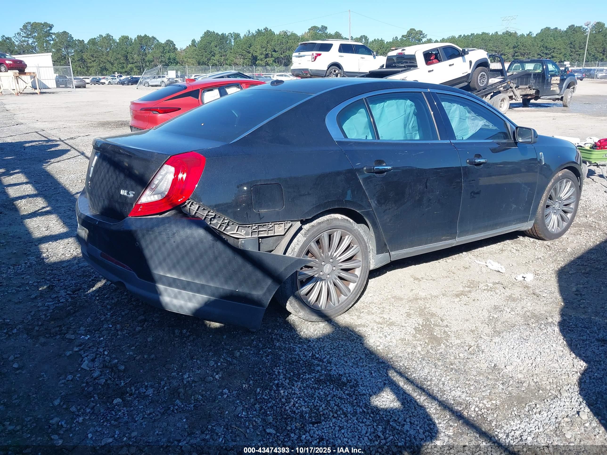 LINCOLN MKS image 4