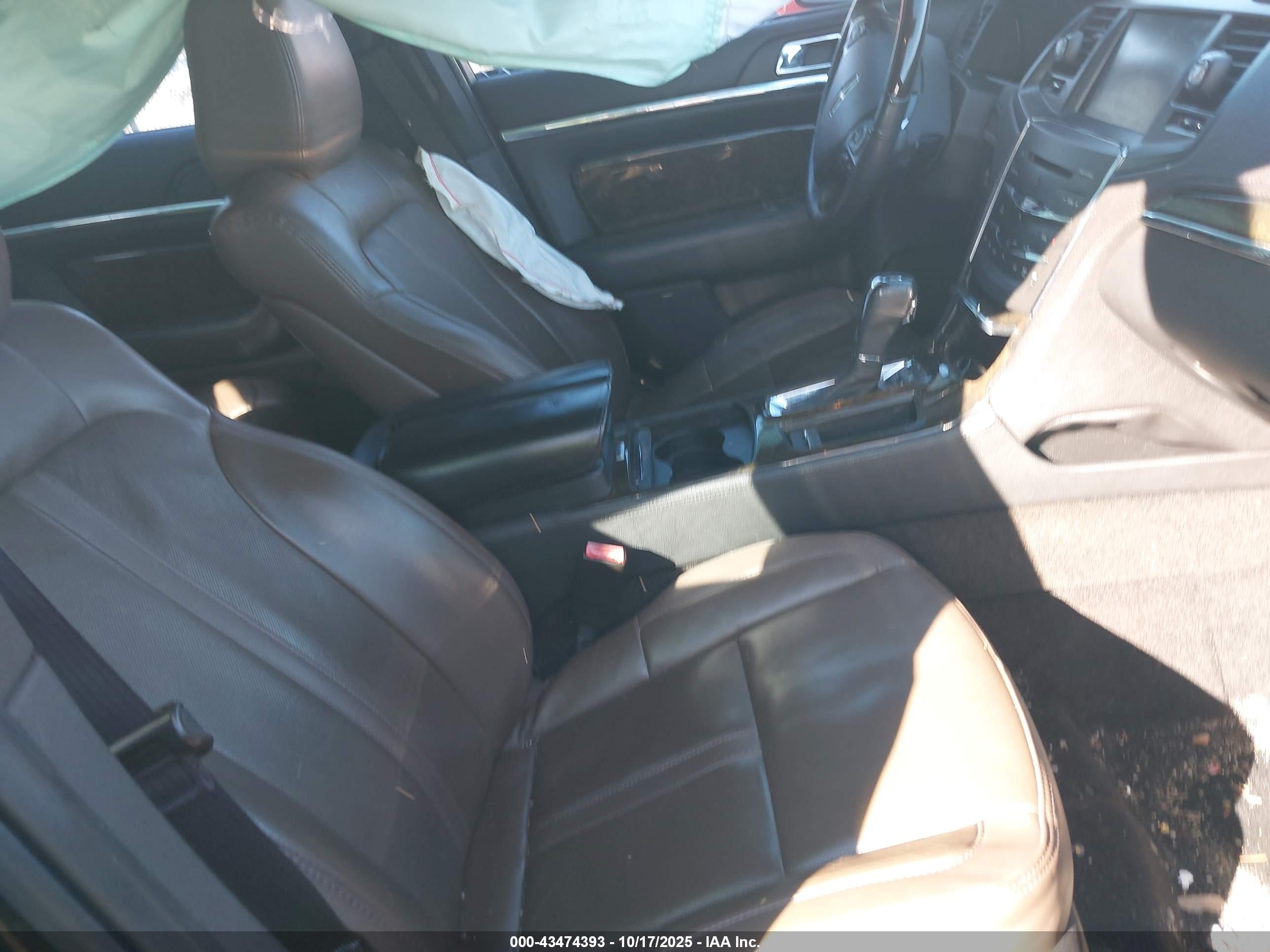 LINCOLN MKS image 5