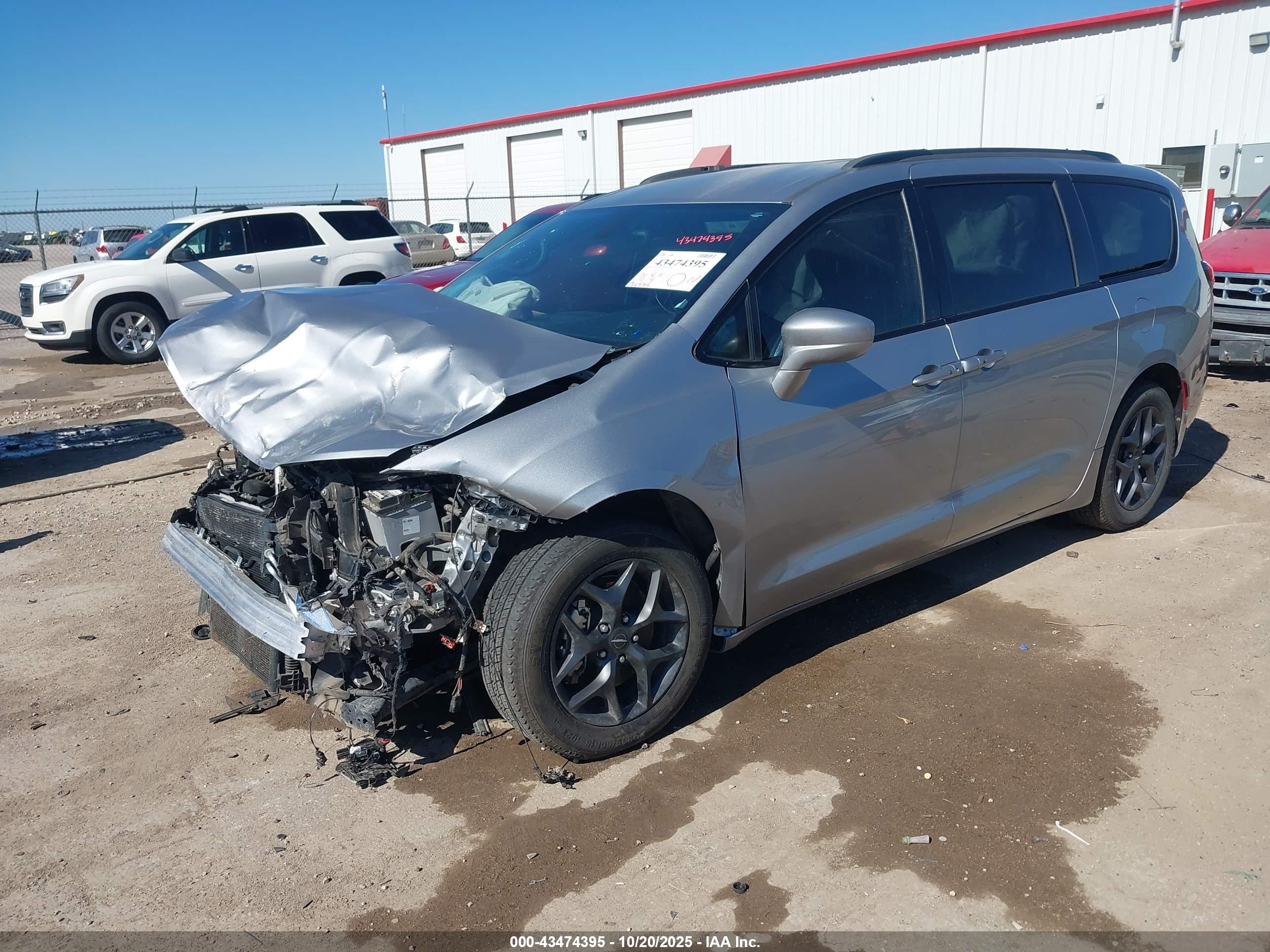 CHRYSLER PACIFICA image 2