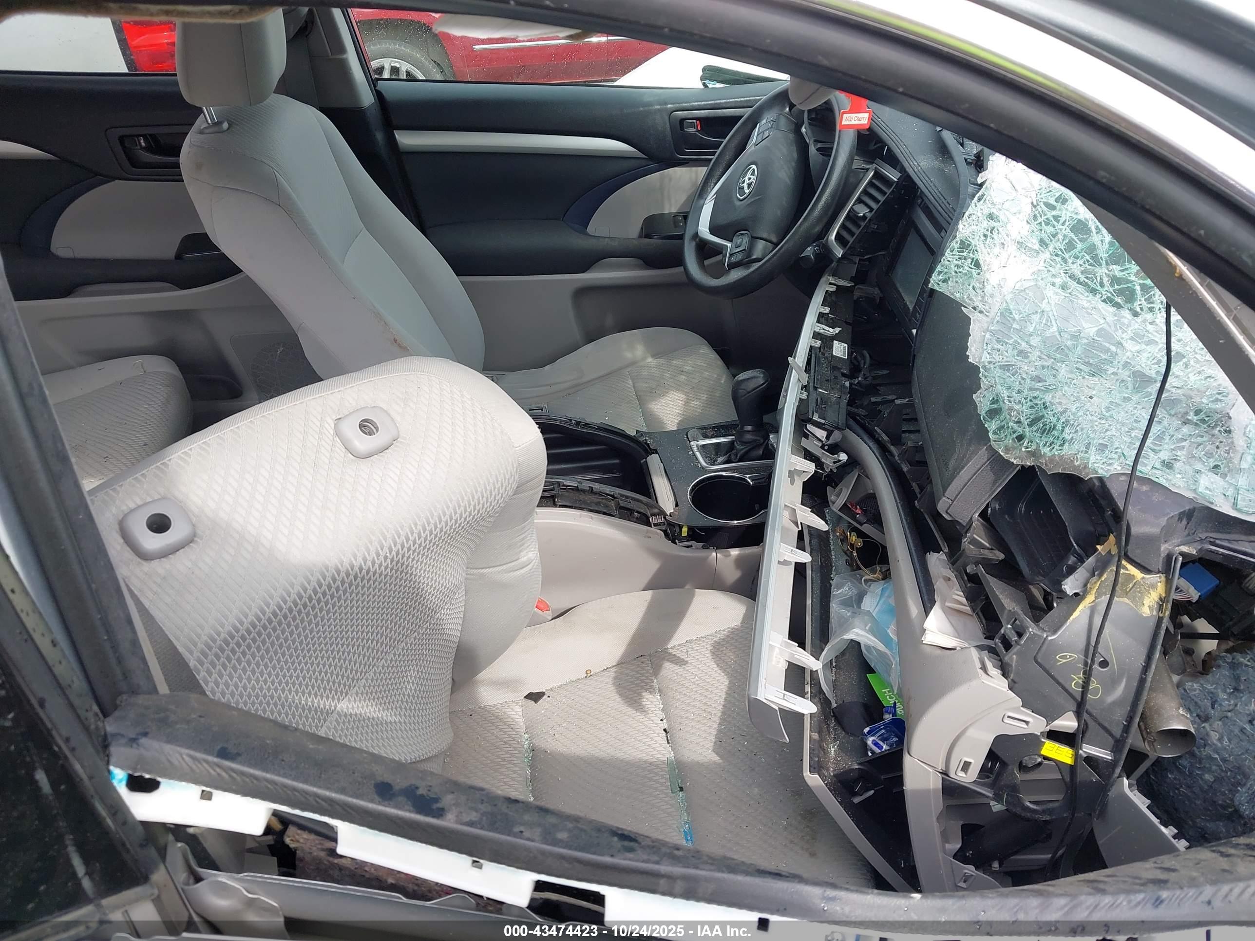 TOYOTA HIGHLANDER image 5