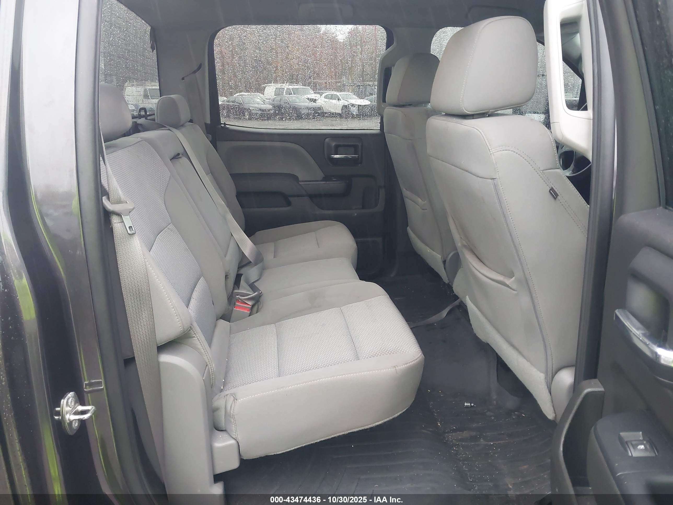 CHEVROLET SILVERADO image 8