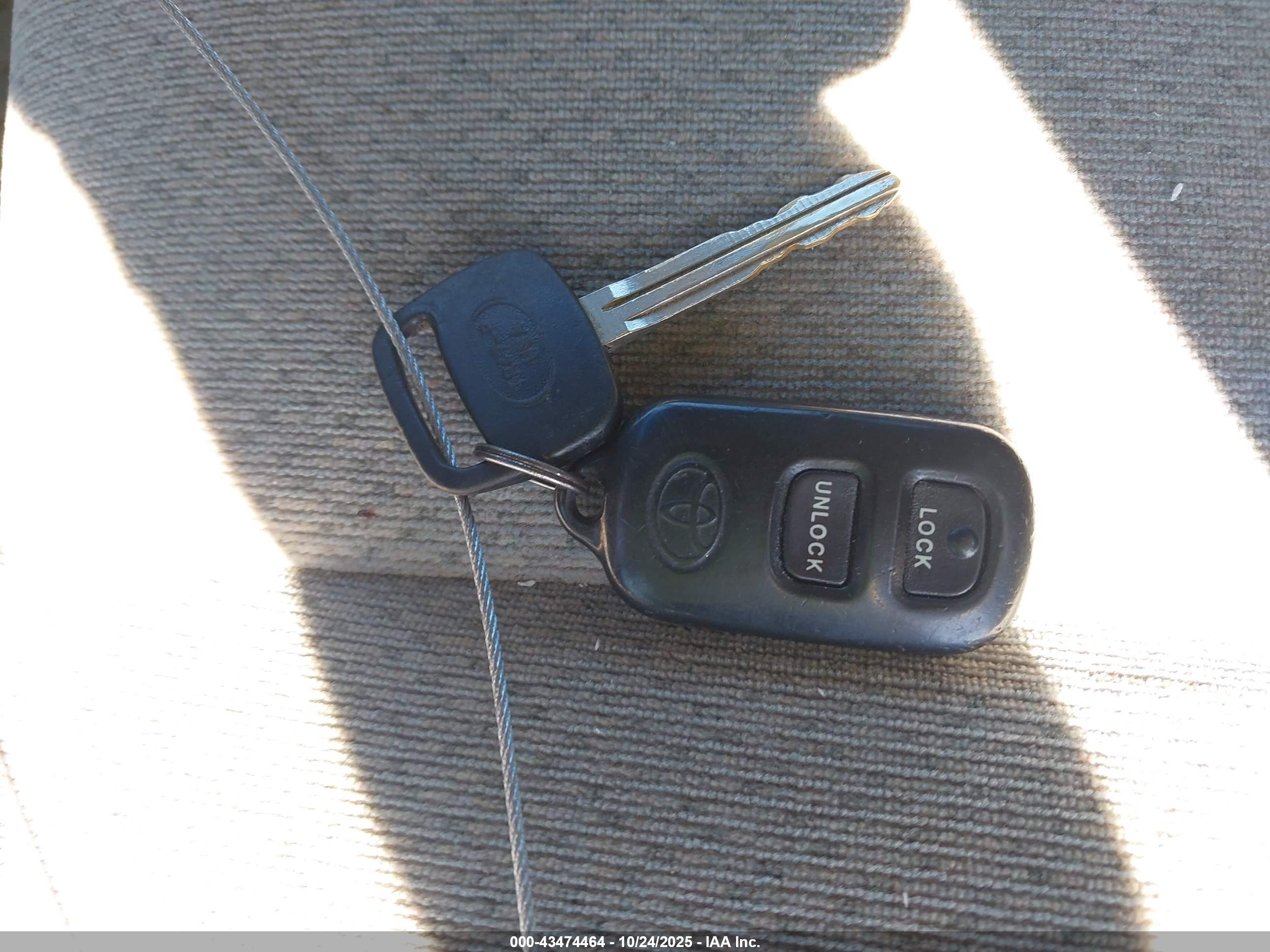 TOYOTA CAMRY image 11
