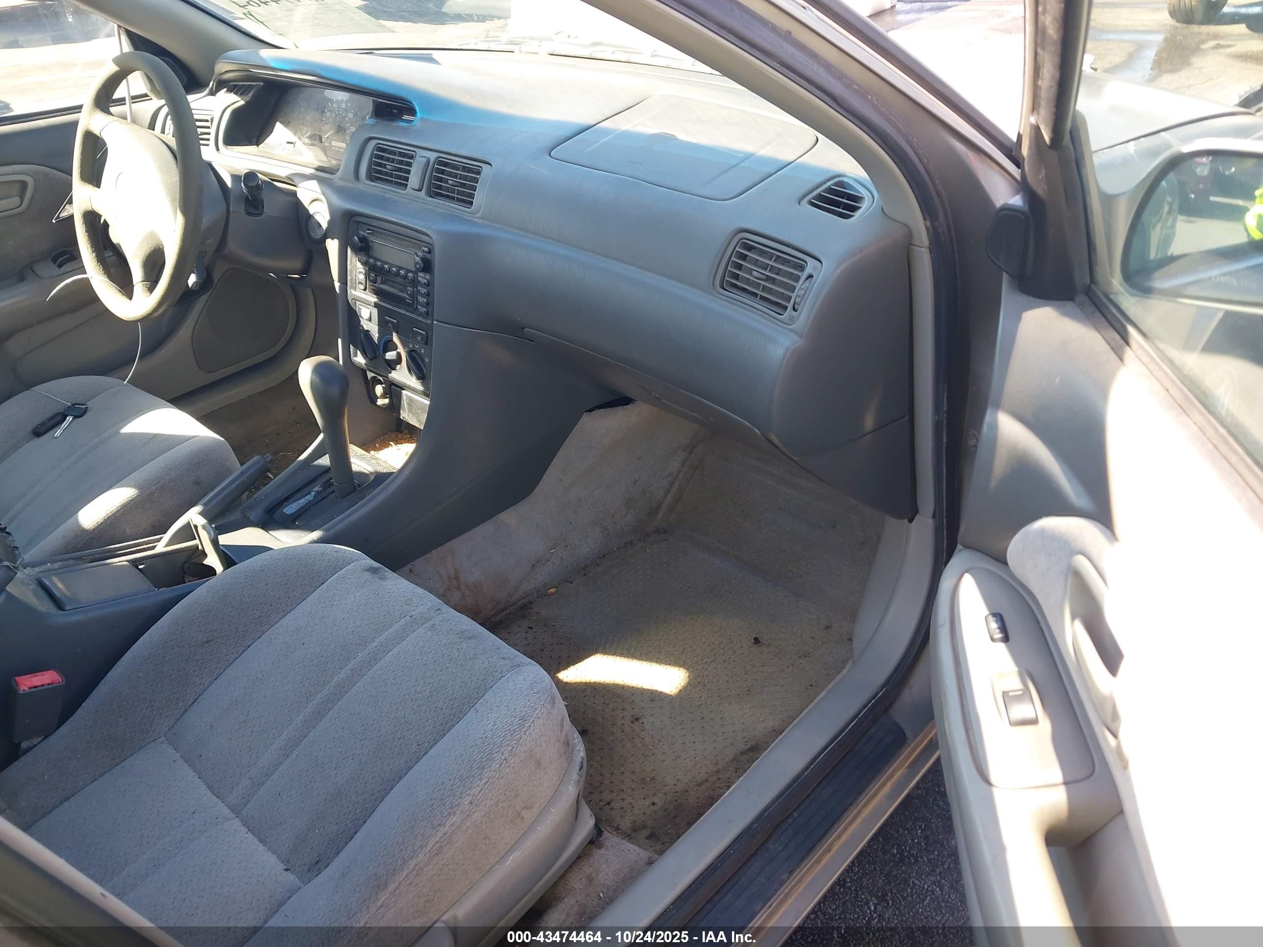 TOYOTA CAMRY image 5