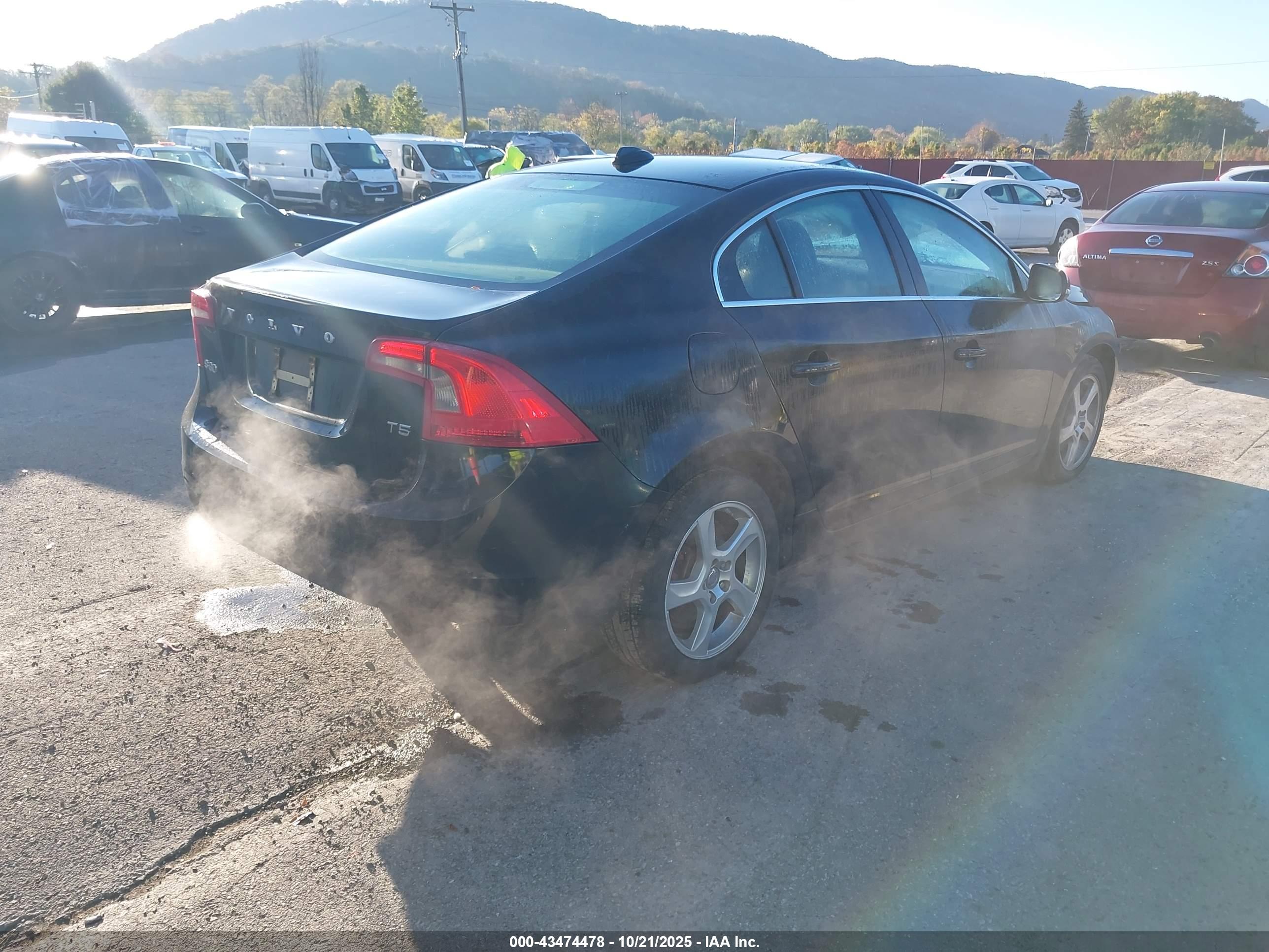 VOLVO S60 image 4
