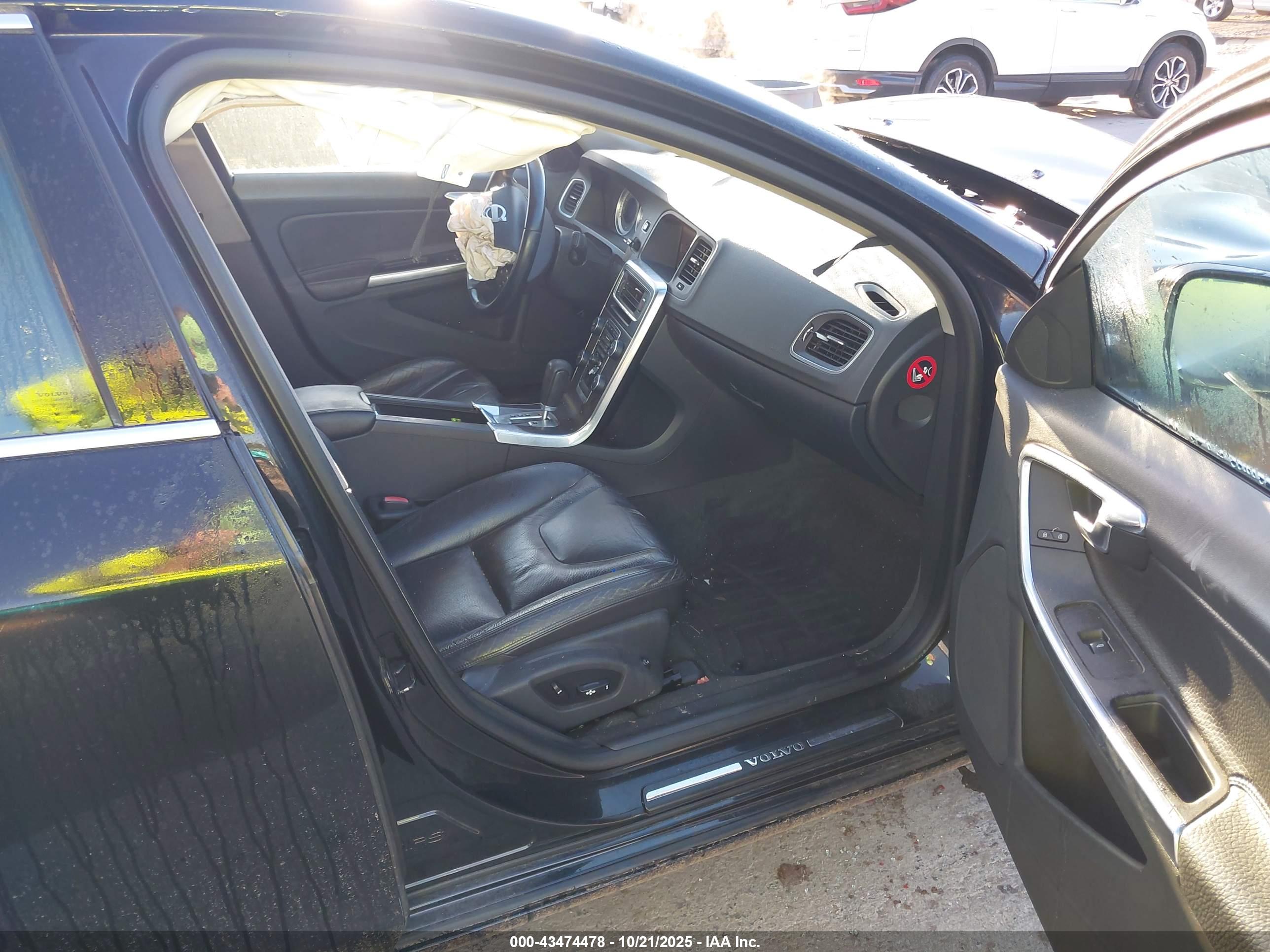VOLVO S60 image 5