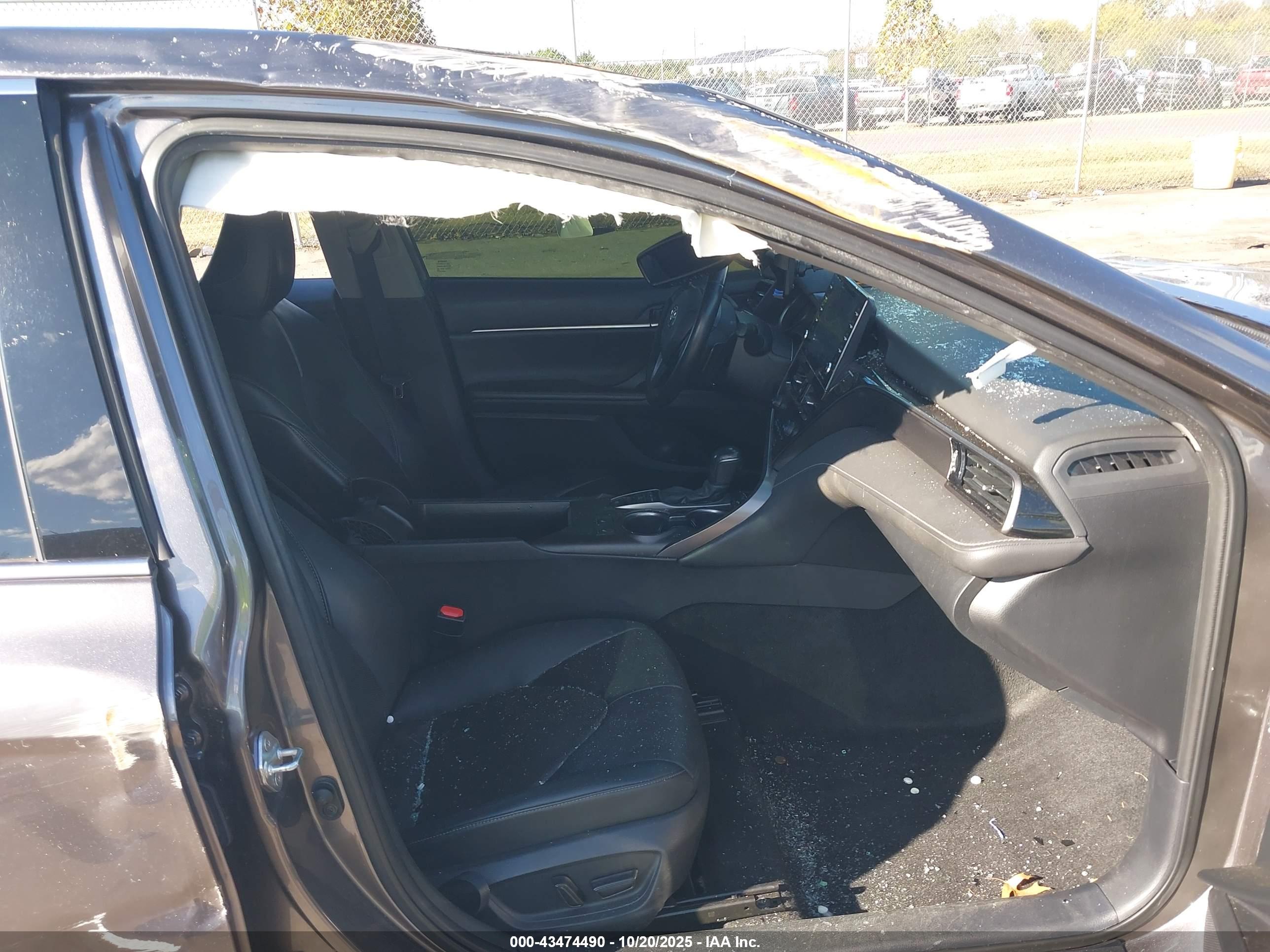 TOYOTA CAMRY image 5