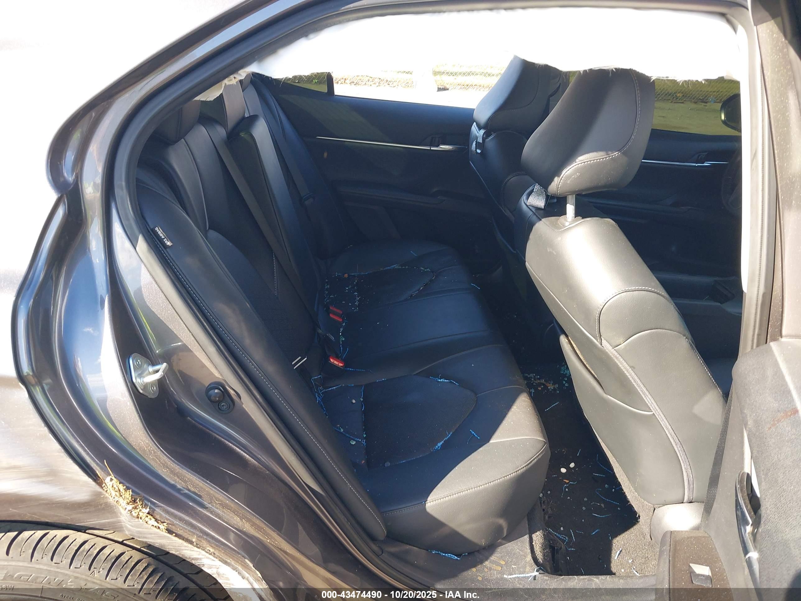 TOYOTA CAMRY image 8