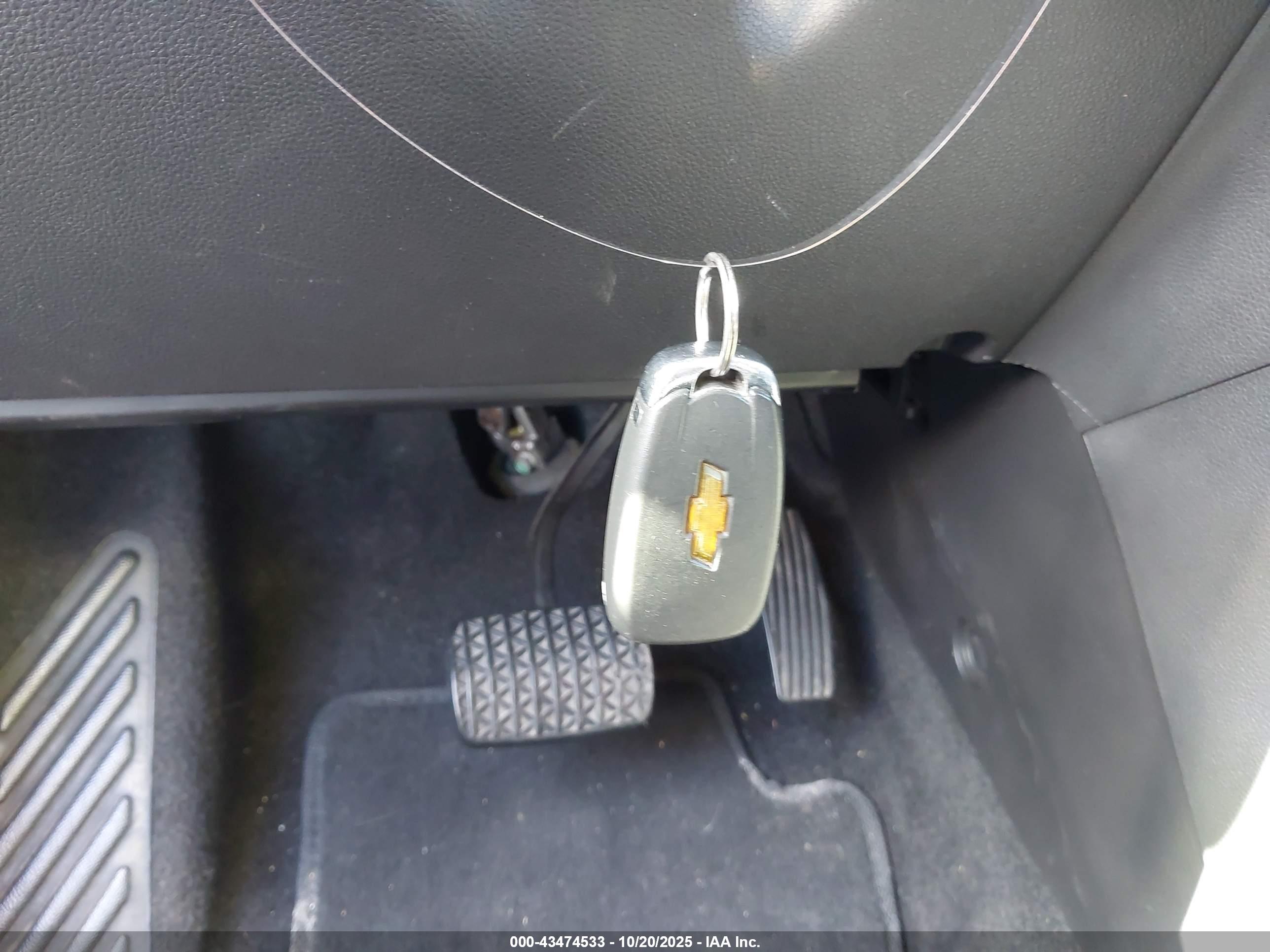 CHEVROLET TRAX image 11