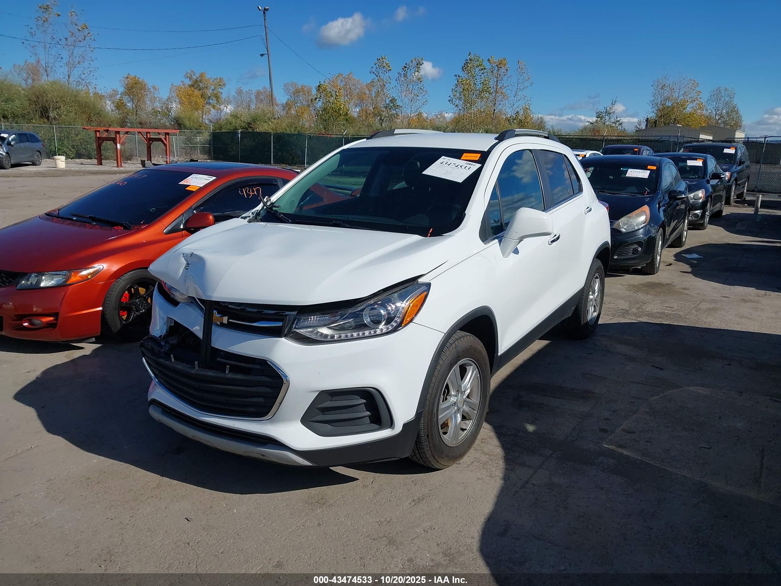 CHEVROLET TRAX image 2