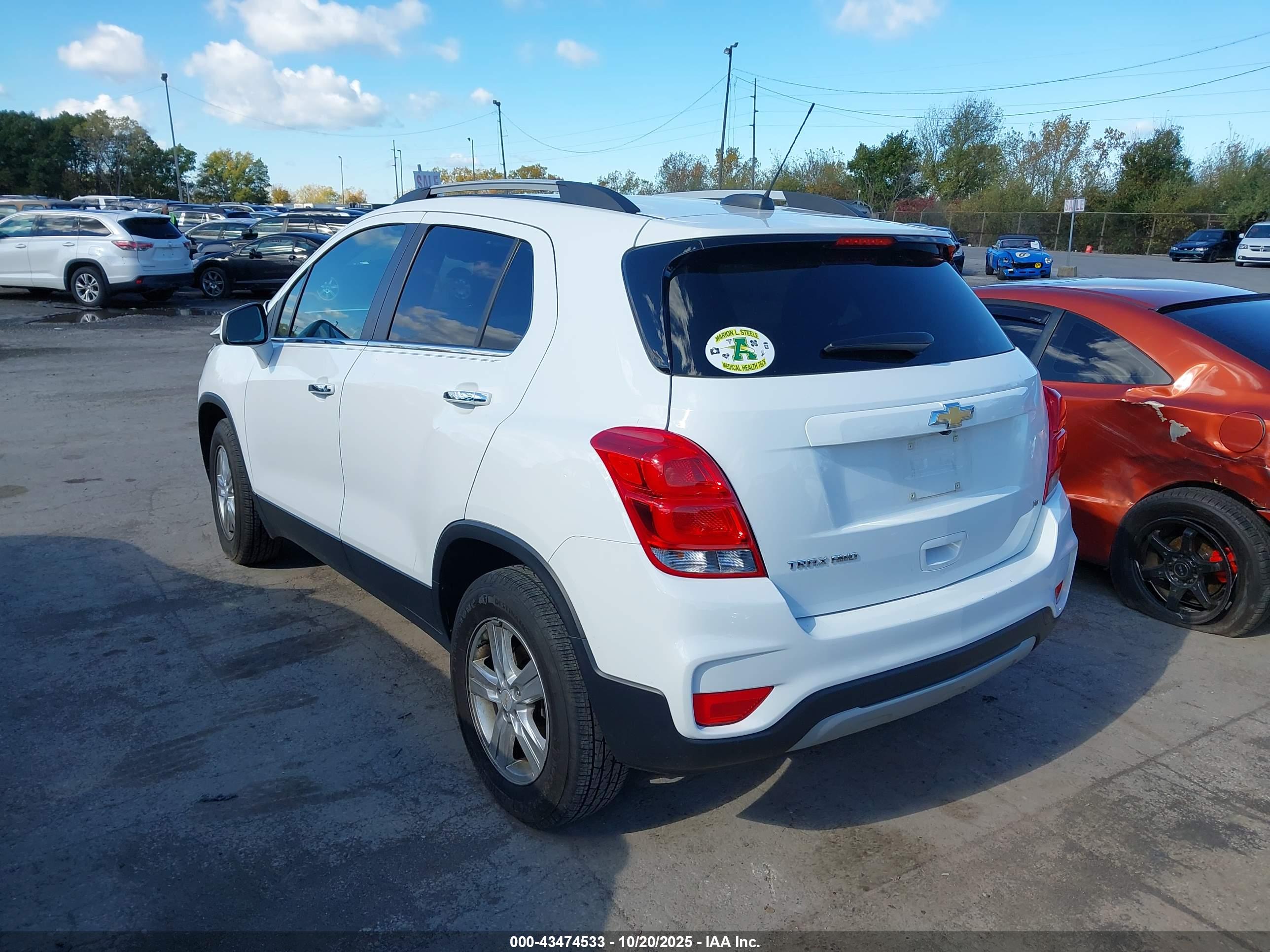 CHEVROLET TRAX image 3