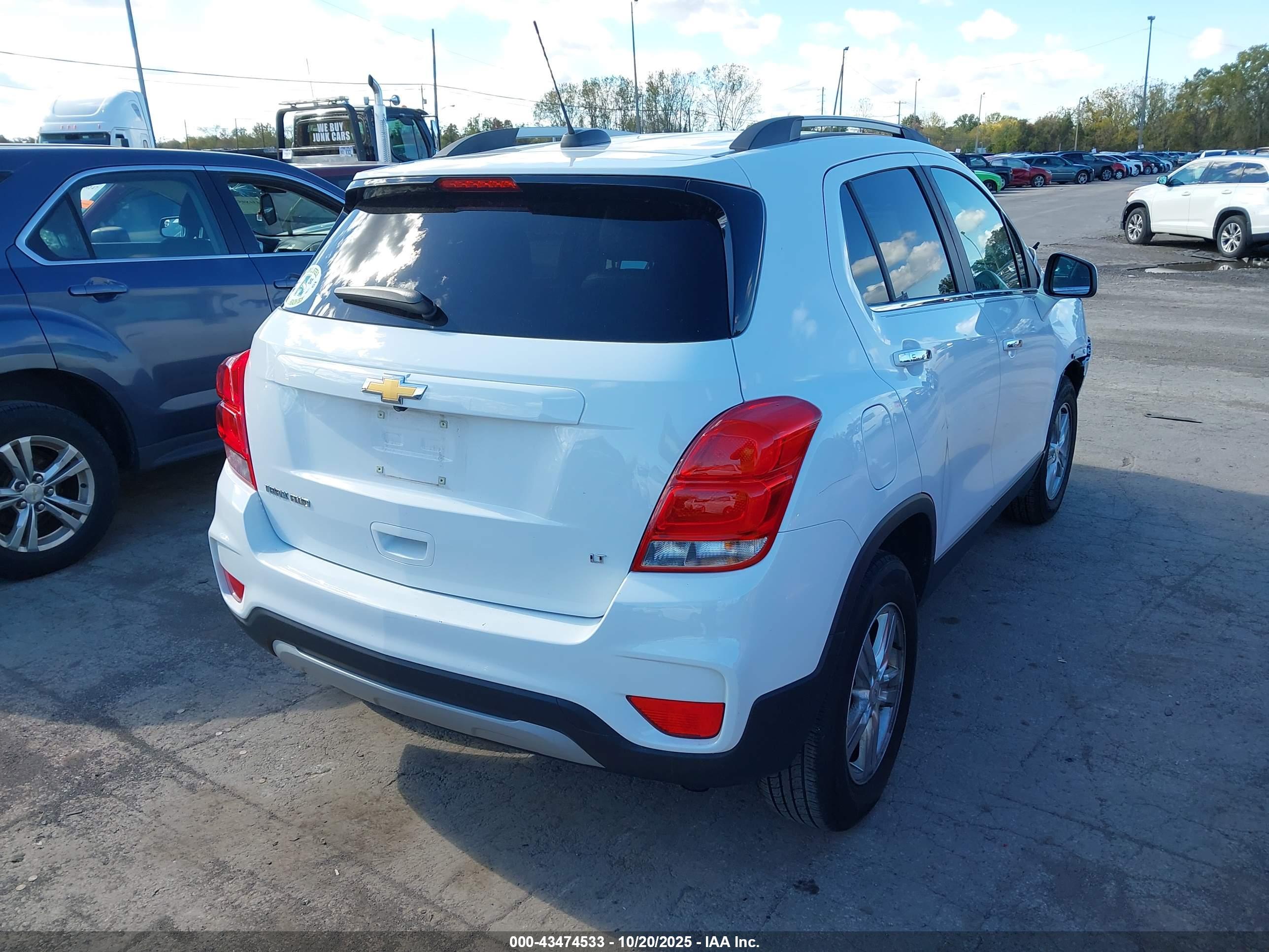 CHEVROLET TRAX image 4