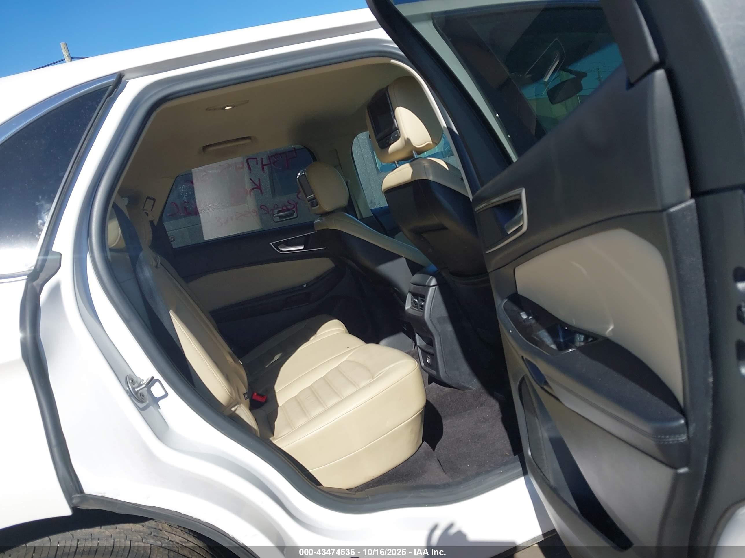 FORD EDGE image 8