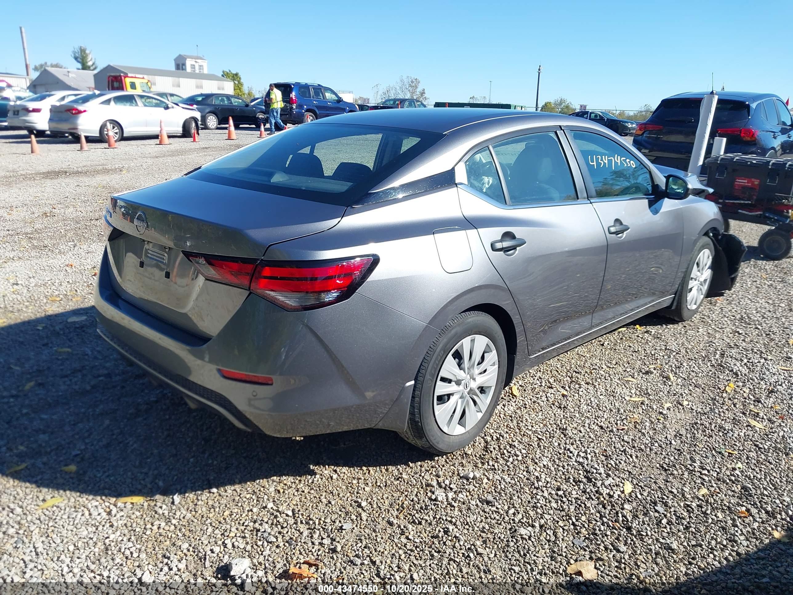 NISSAN SENTRA image 4
