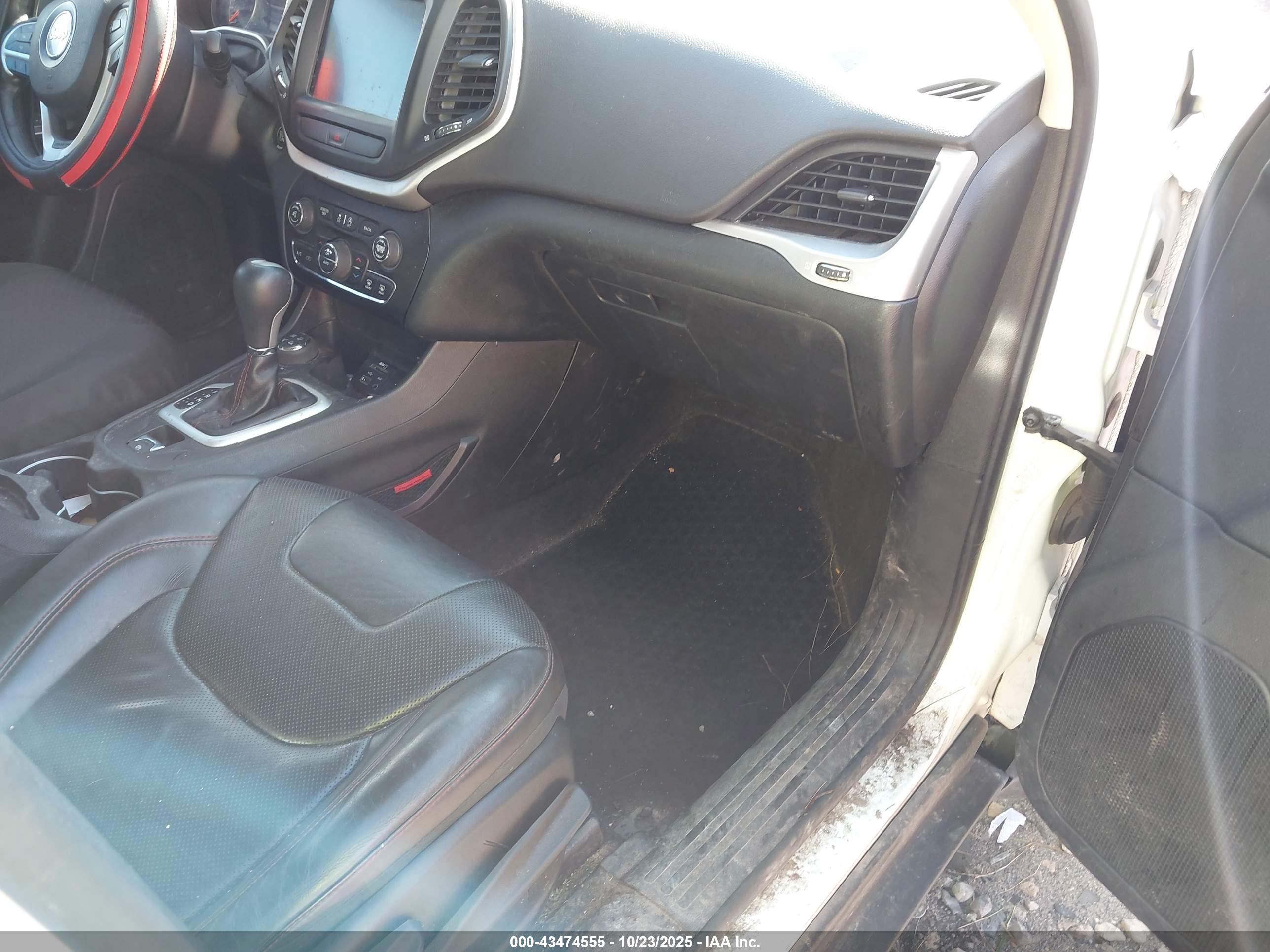 JEEP CHEROKEE image 5