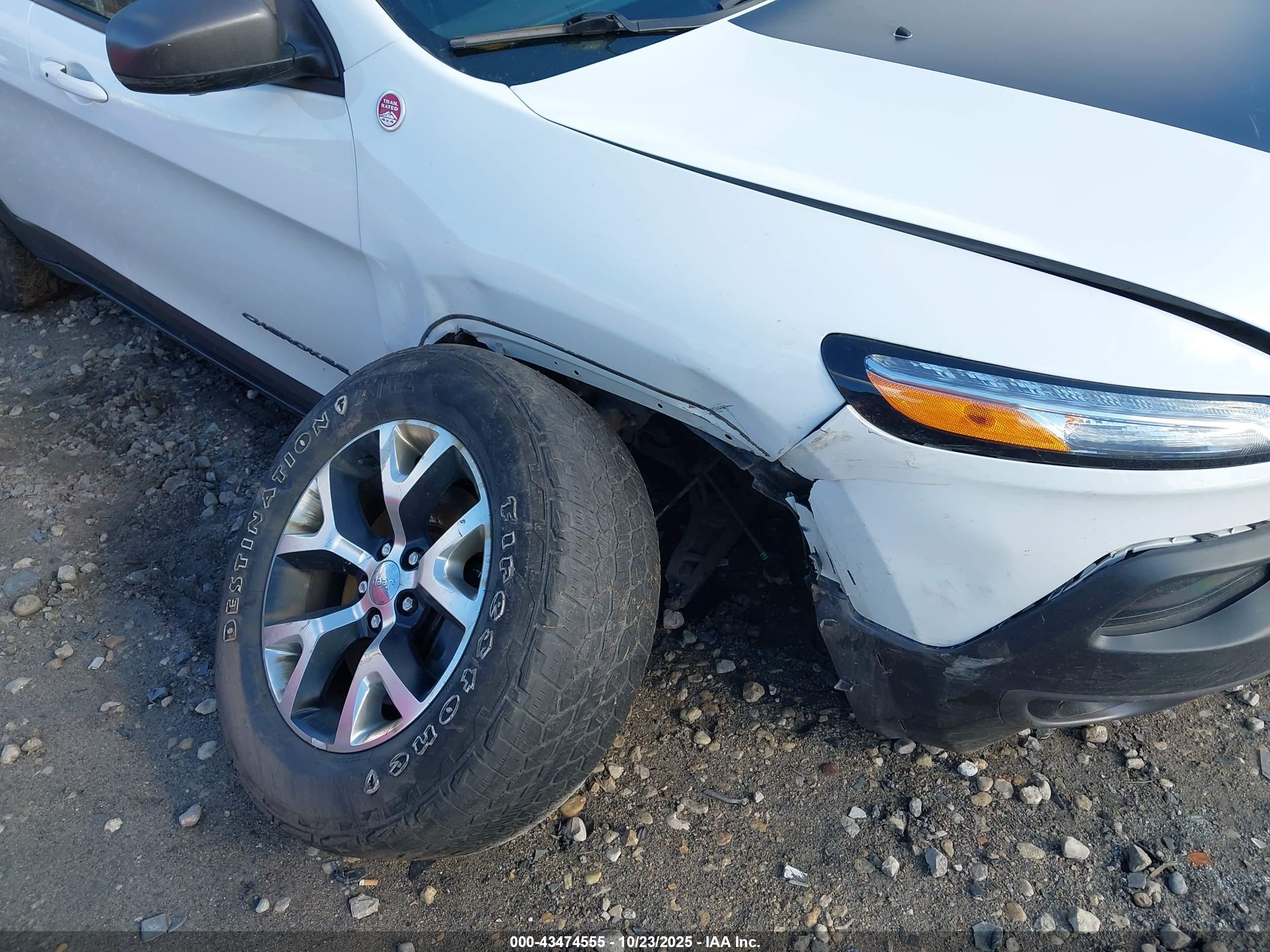 JEEP CHEROKEE image 6